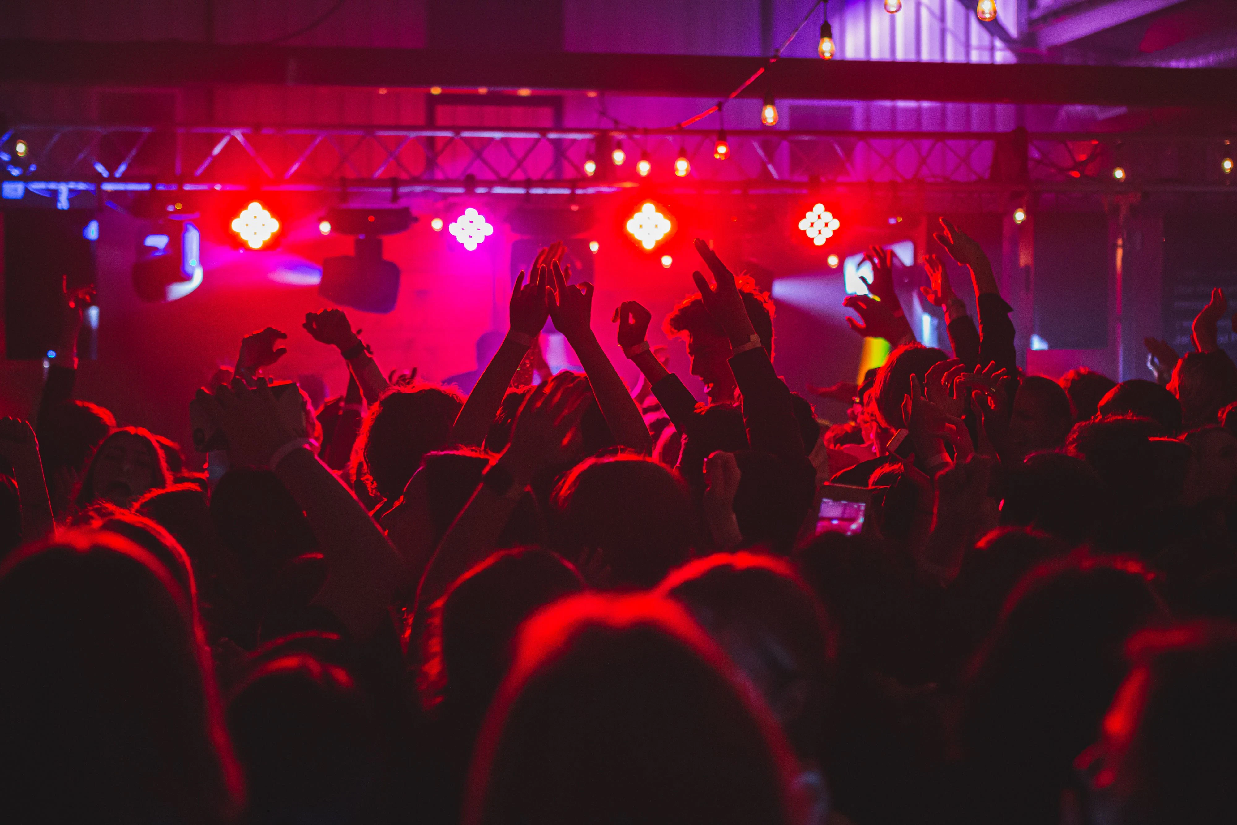 Bei einem Partygast des Clubs «Joy» wurde die Corona-Variante Omikron nachgewiesen. Alle an besagter Party Anwesenden müssen für 14 Tage in Quarantäne.