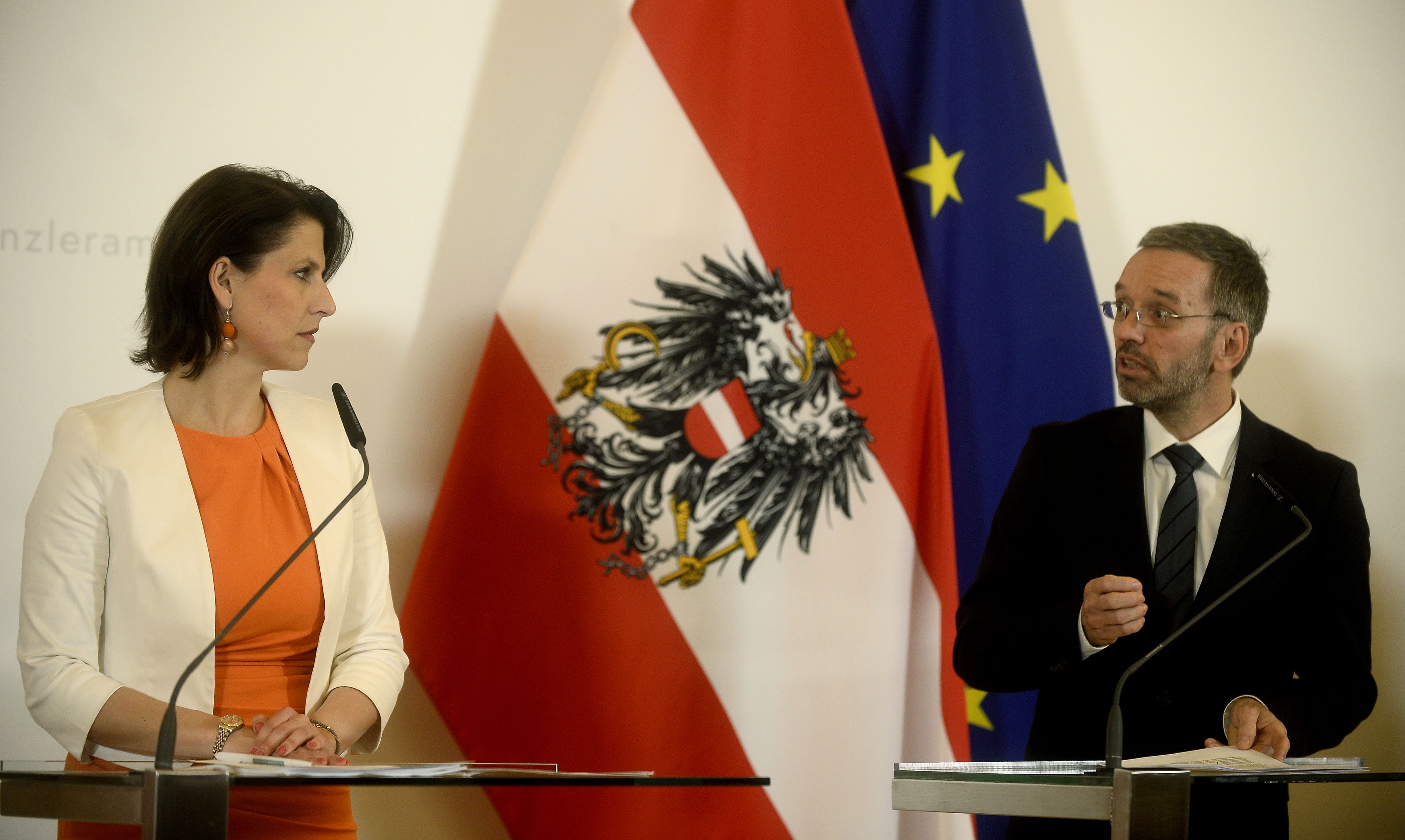 2019 als Staatssekretärin und Innenminister noch Seite an Seite, jetzt sind die Fronten stark verhärtet.