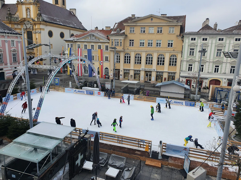 St. Pölten: Der Eislaufplatz ist sehr gut besucht.