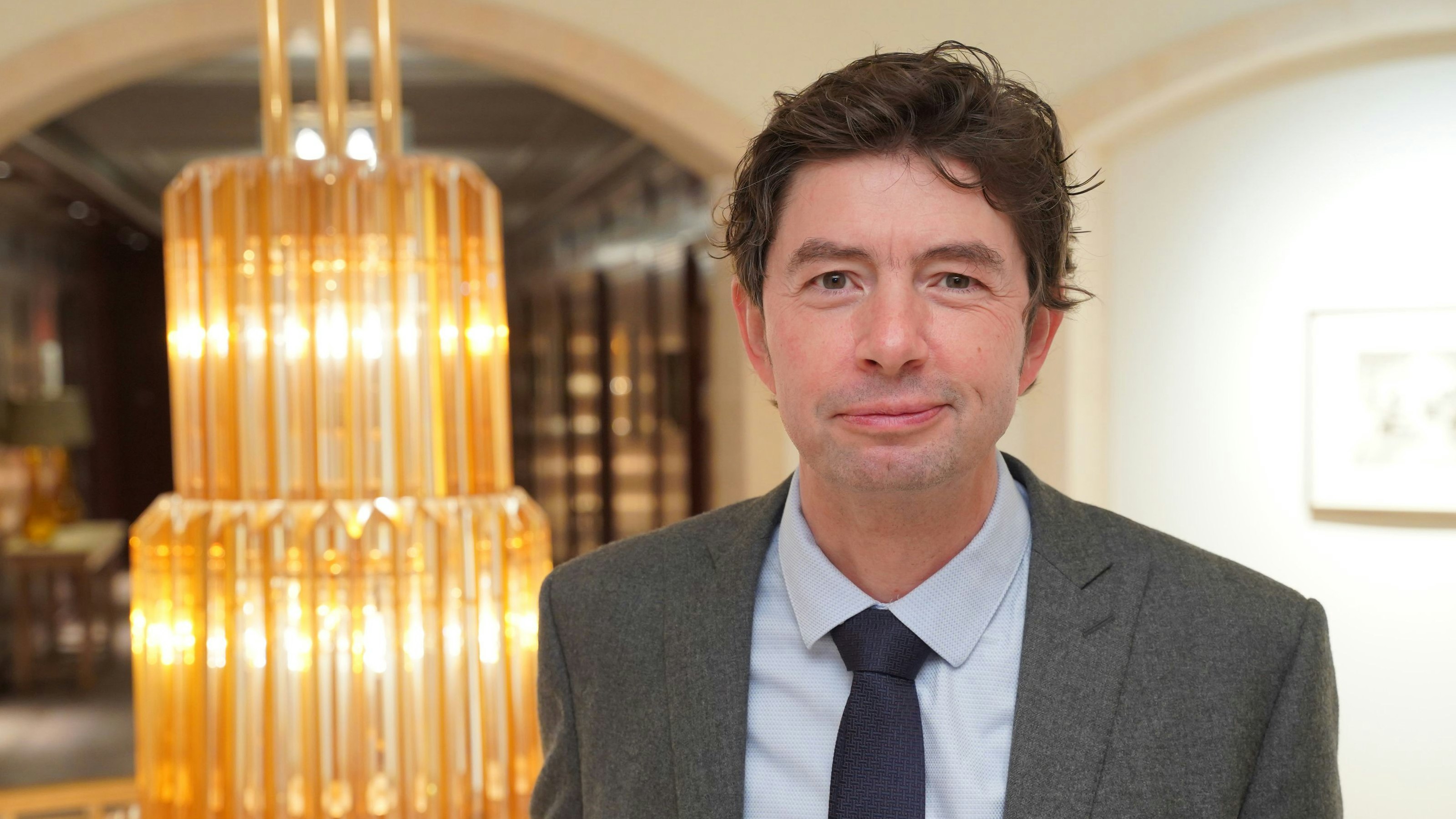 Download von www.picturedesk.com am 29.12.2021 (16:49).  02 November 2021, Berlin: Christian Drosten, virologist, comes to the fundraising dinner for the "Room of Names" of the Holocaust Memorial at the Hotel Adlon. Photo: Jörg Carstensen/dpa - 20211102_PD9256 - Rechteinfo: Rights Managed (RM)