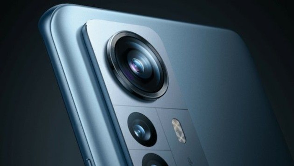 Forever young: Das Xiaomi 12 Pro verjüngt auf Wunsch bei Selfies die Haut.