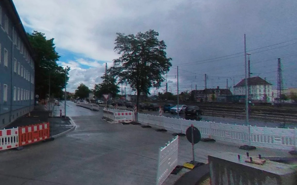 Blick in die Bahnhofstraße in Singen (D).