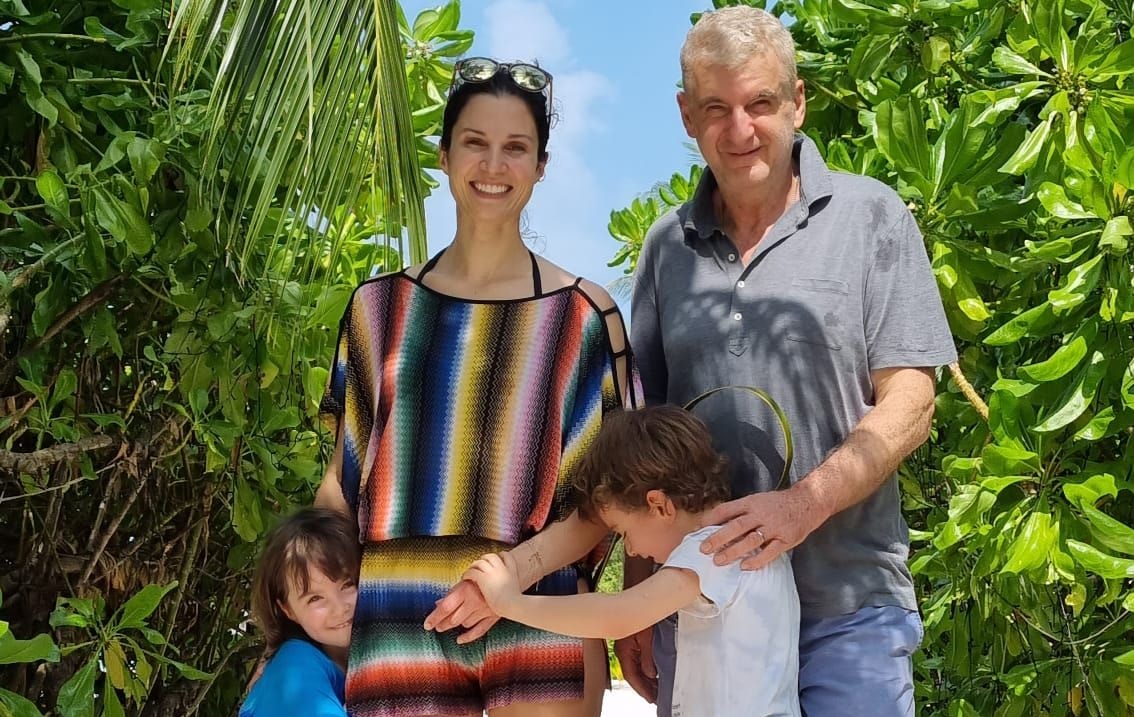 Kristina und Artur Worseg mit Tochter (5) und Sohn (6)