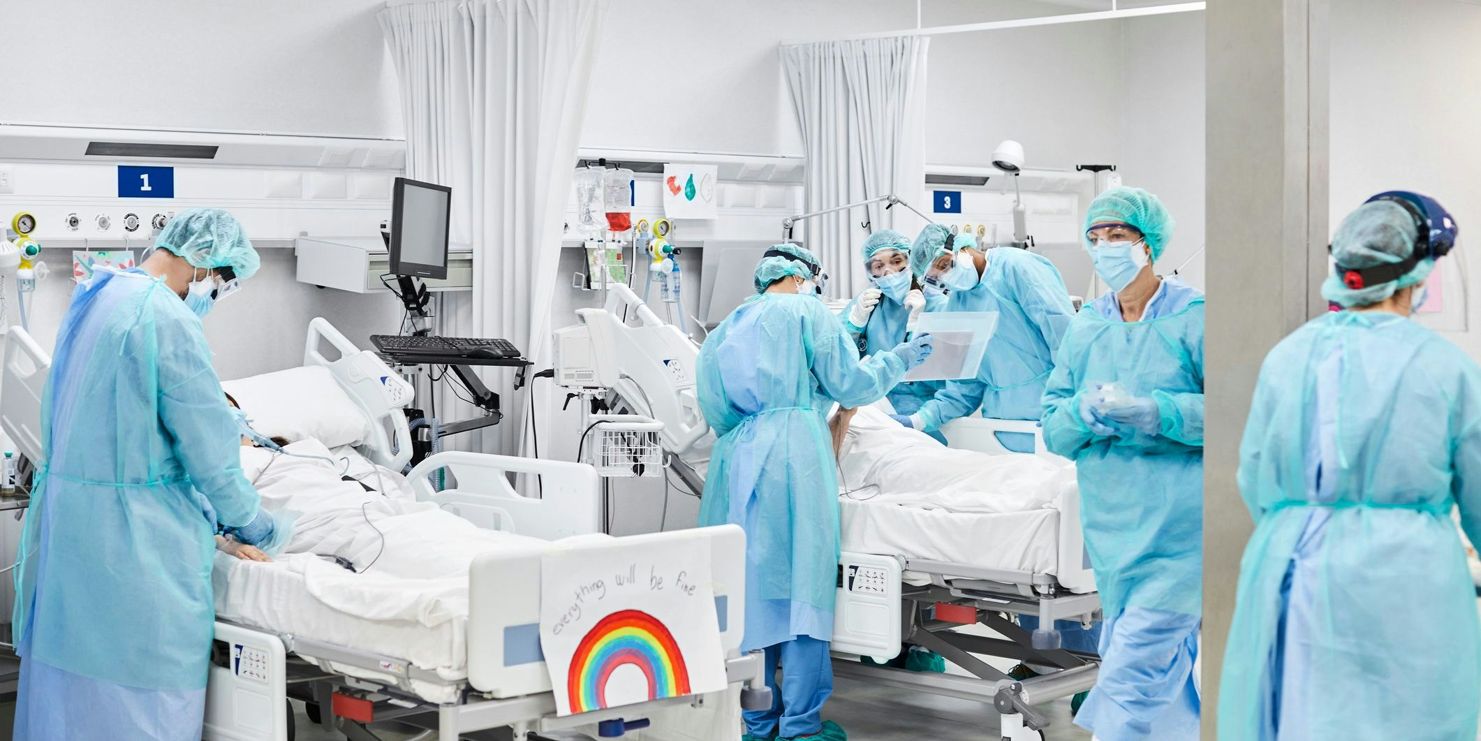 Blick in eine Corona-Intensivstation (Archivfoto). Experten sind in Sorge wegen der Omikron-Welle.