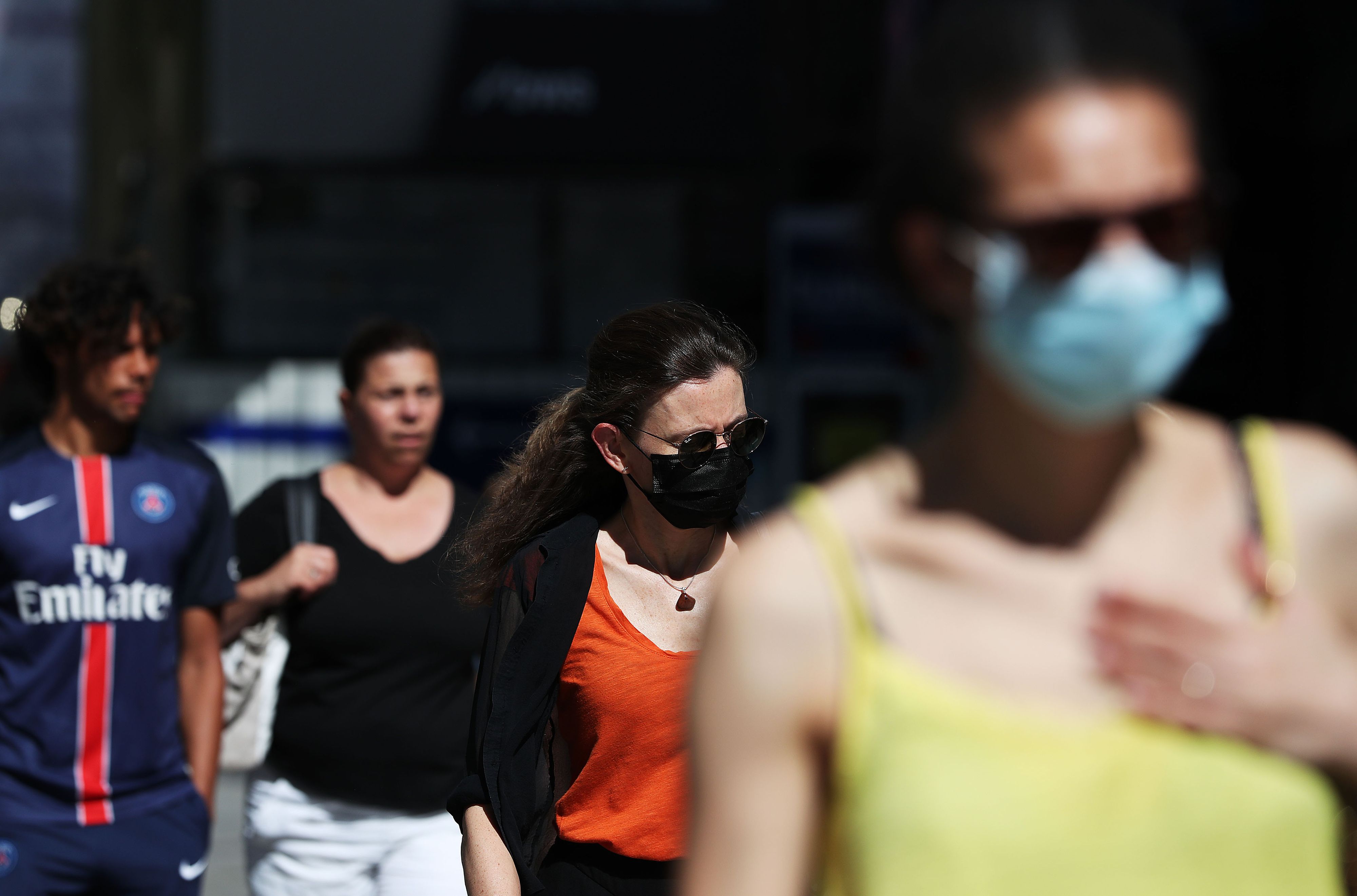 Zu Silvester müssen Pariser die Maske auch auf offener Straße tragen.