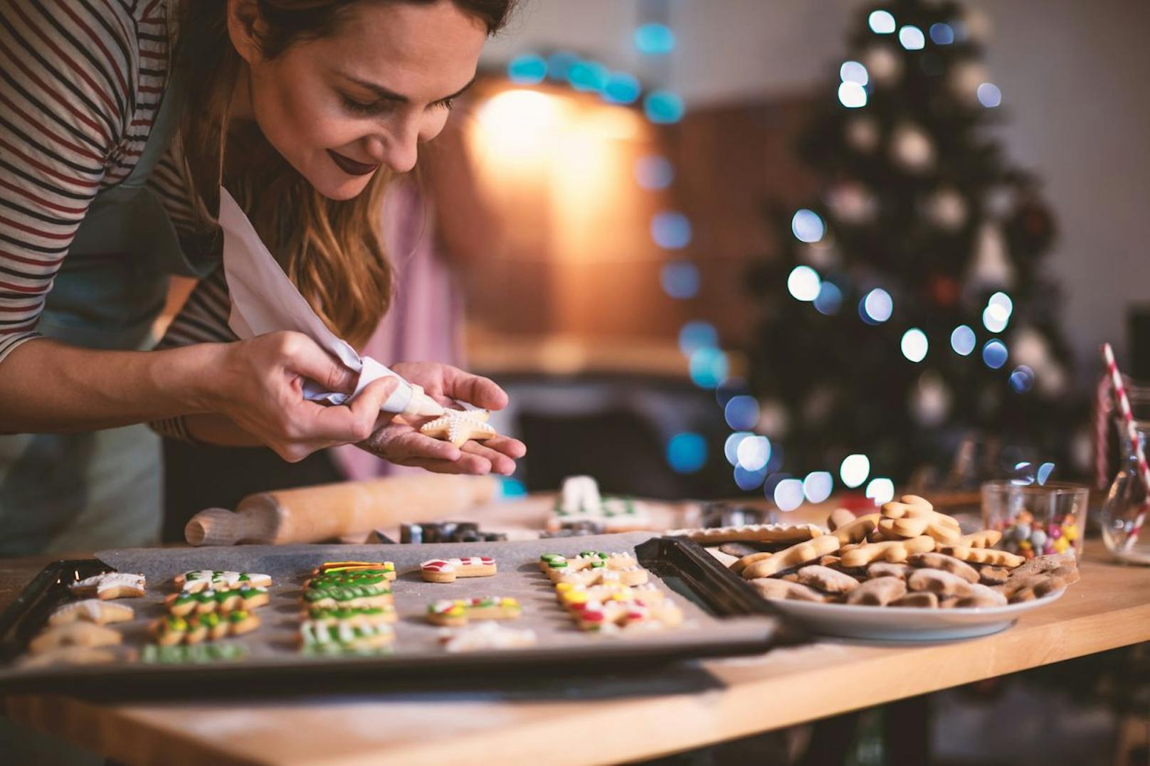 Selbstgekochtes oder Selbstgebackenes bringen 6,1 Prozent der Silvestergäste als Präsent mit.
