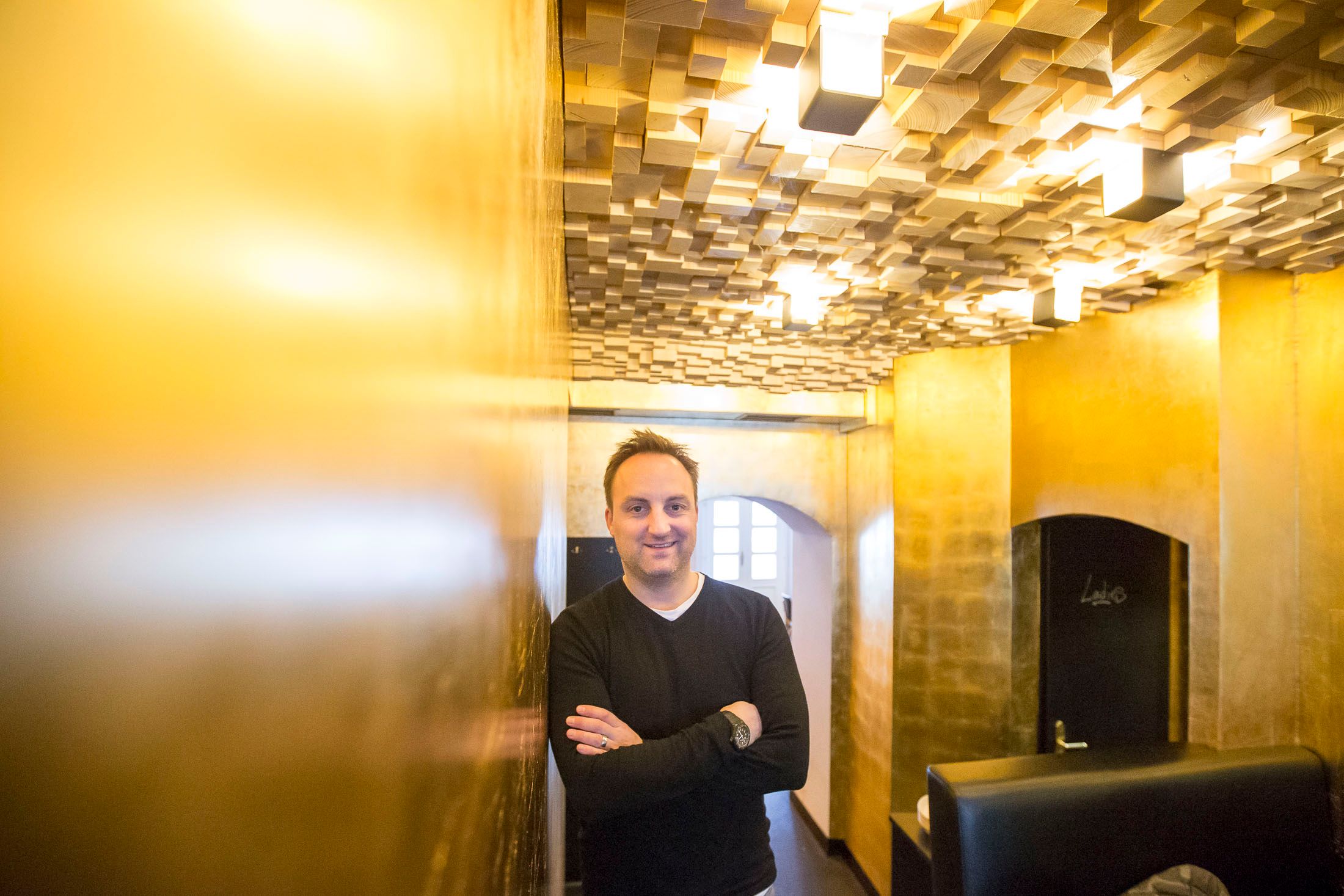 Gerald Bayer im Lokal Erich in der Neustiftgasse in Wien. 