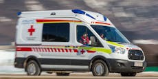 Reisebus kracht auf A10 in Stau – es gibt Verletzte