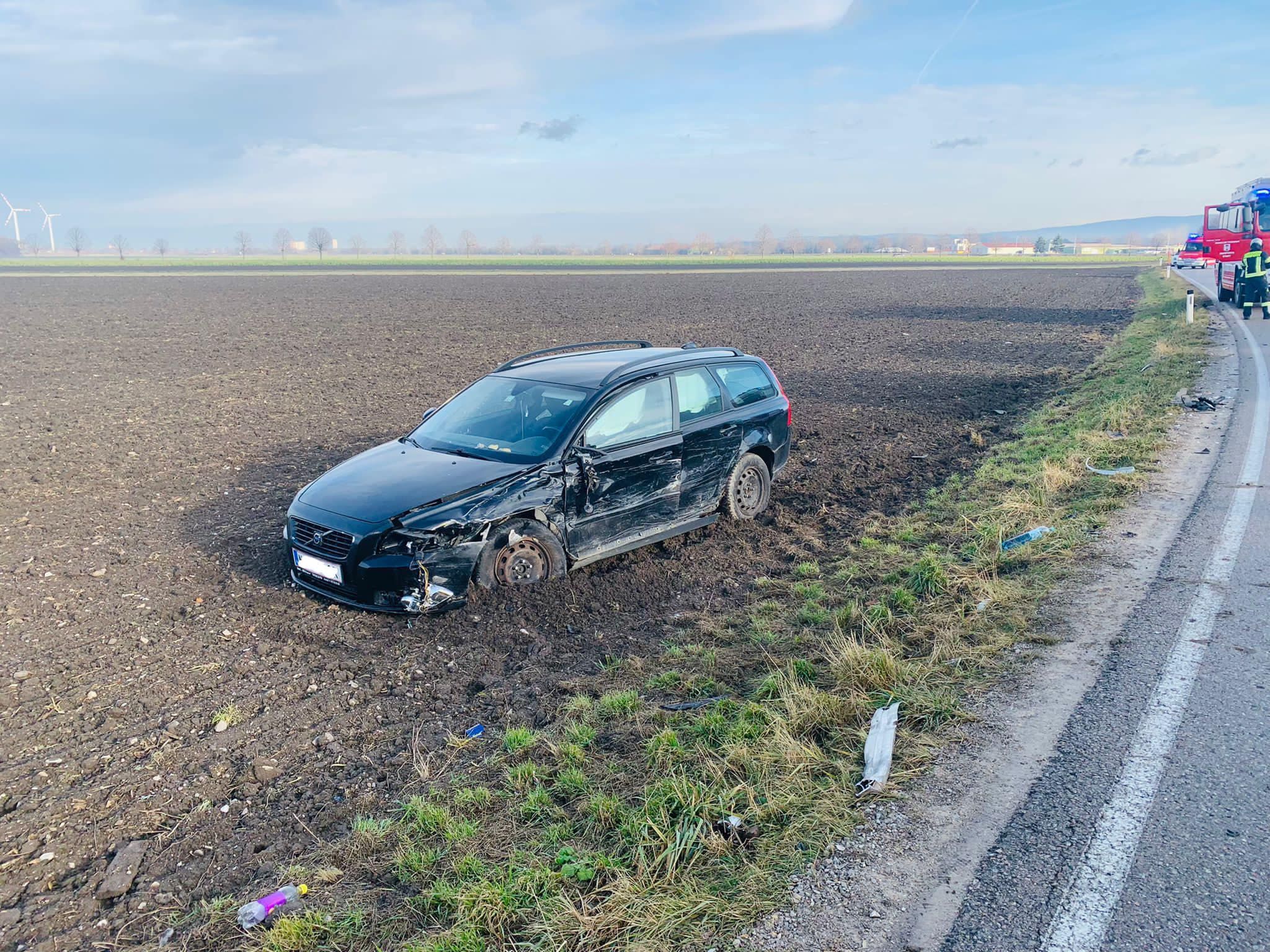 Der Dreijährige und zwei Lenker wurden beim Crash verletzt.