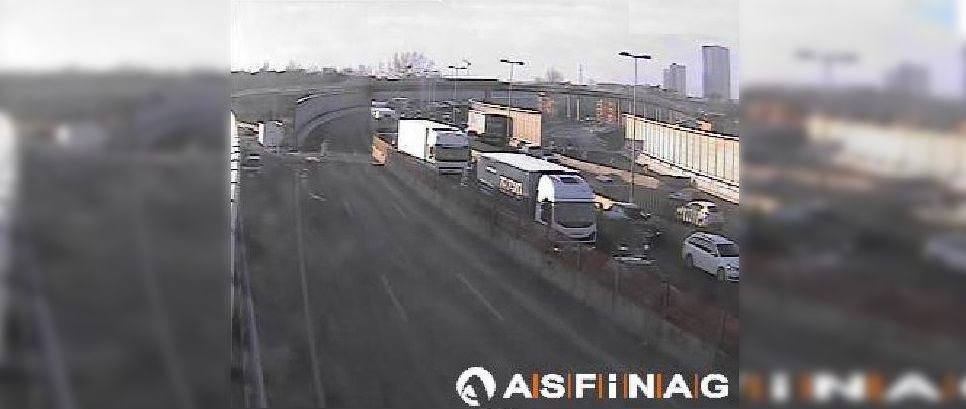 Stau der der Wiener Tangente (A23)