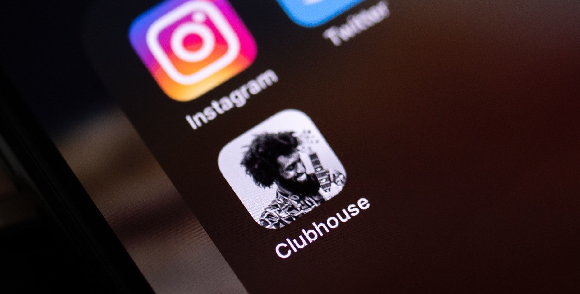 Clubhouse - eine Social Media App, die statt Fotos auf Live-Talks (ohne Video) setzt.
