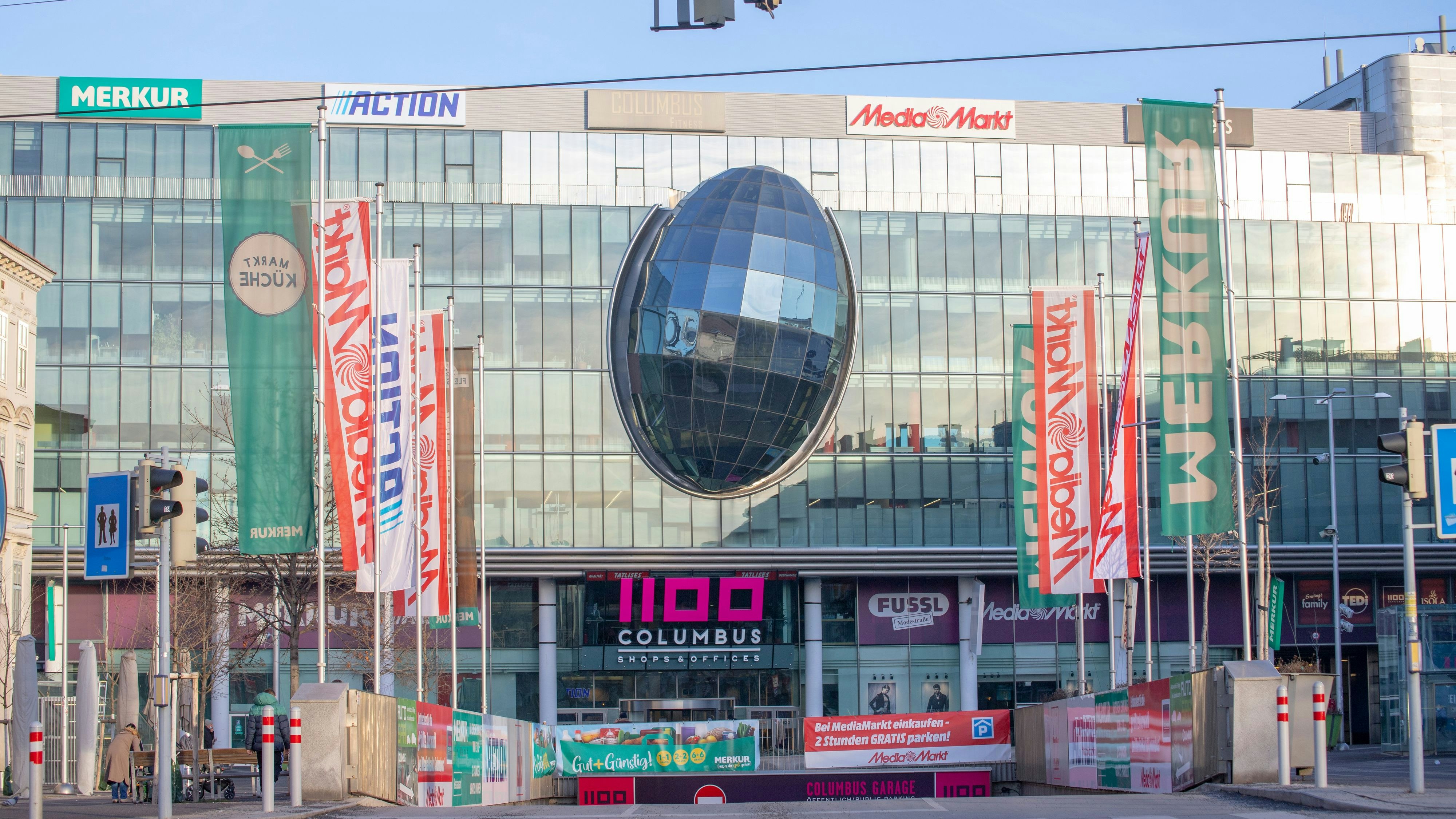 Heute.at - Mann stiehlt in Wien Schuhe – dann fliegt alles auf