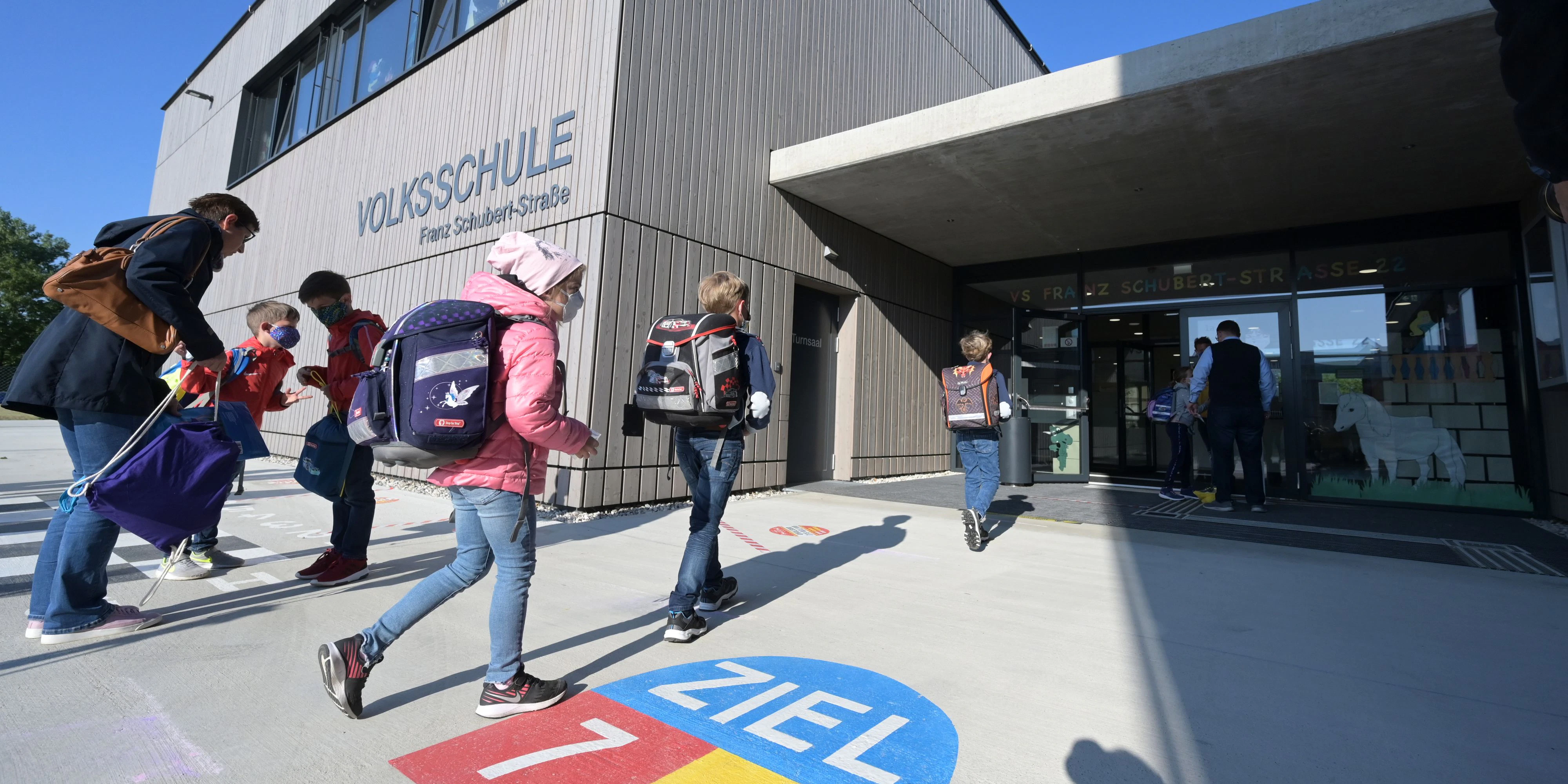 Die Schulen dürften im Schichtbetrieb wieder öffnen.