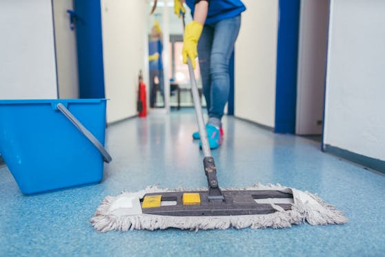 Die Arbeiterkammer fordert bessere Arbeitsbedingungen für Reinigungskräfte.