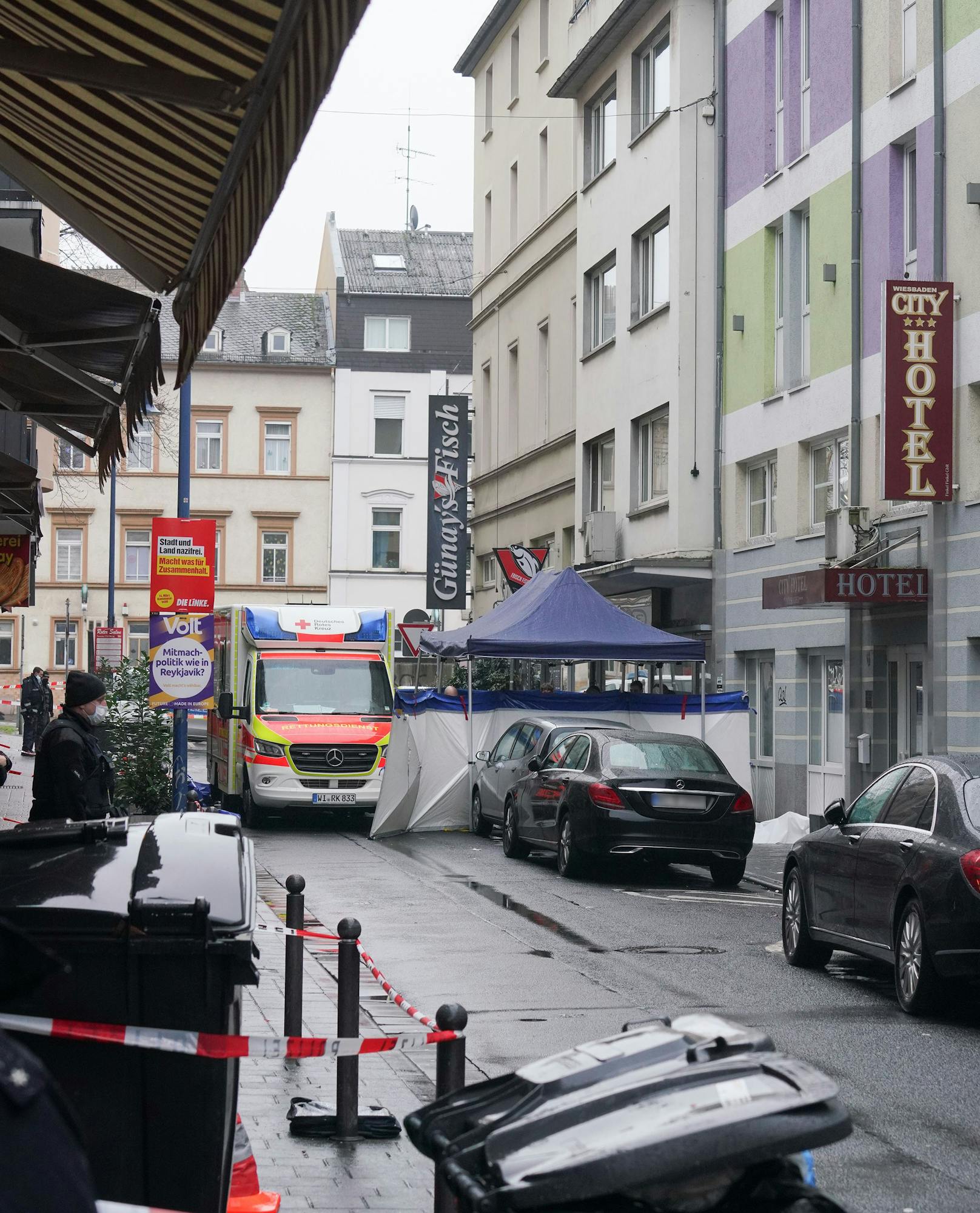 Der Tatort liegt in einer beliebten Einkaufsstraße.