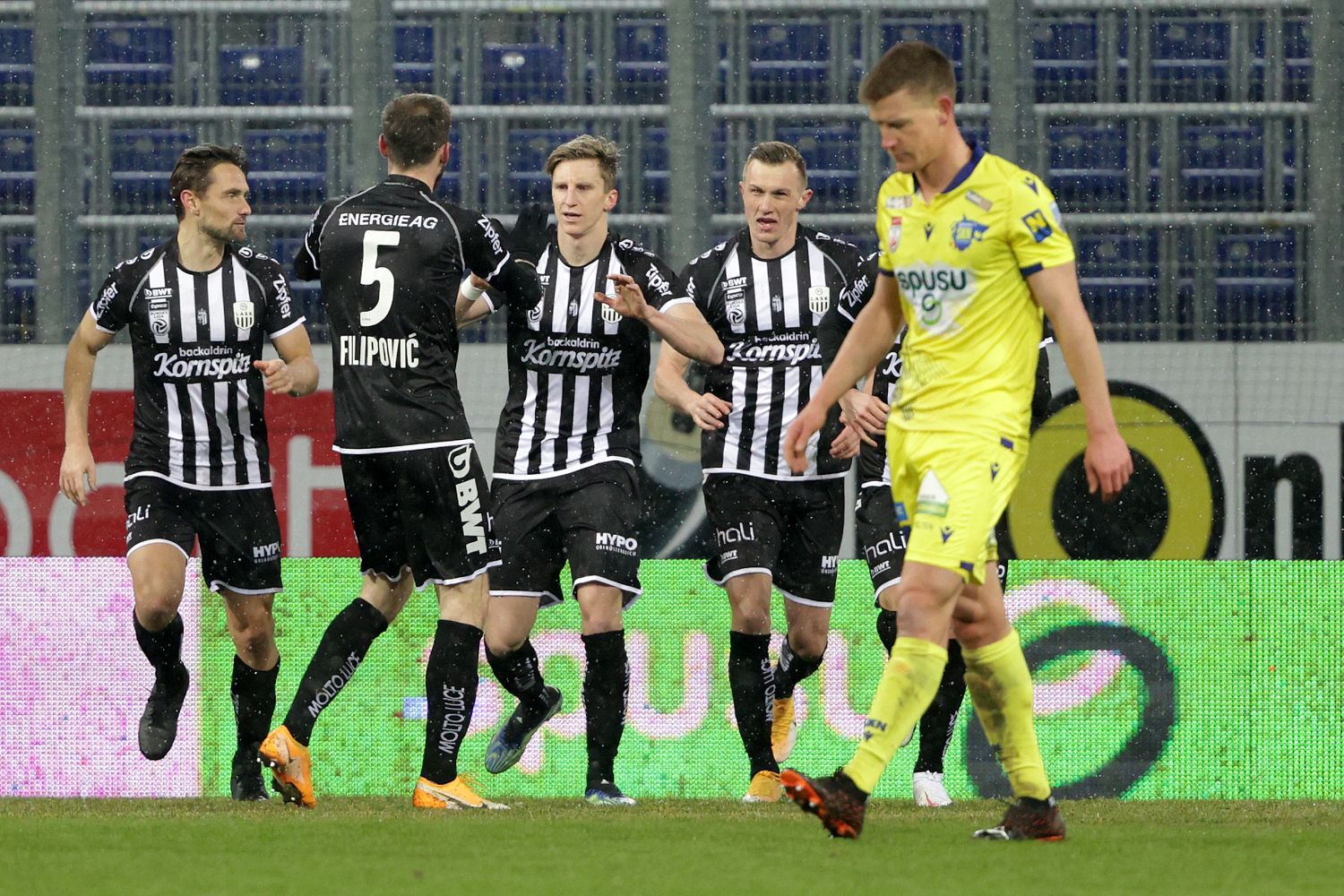 Der LASK jubelt beim spusu SKN St. Pölten