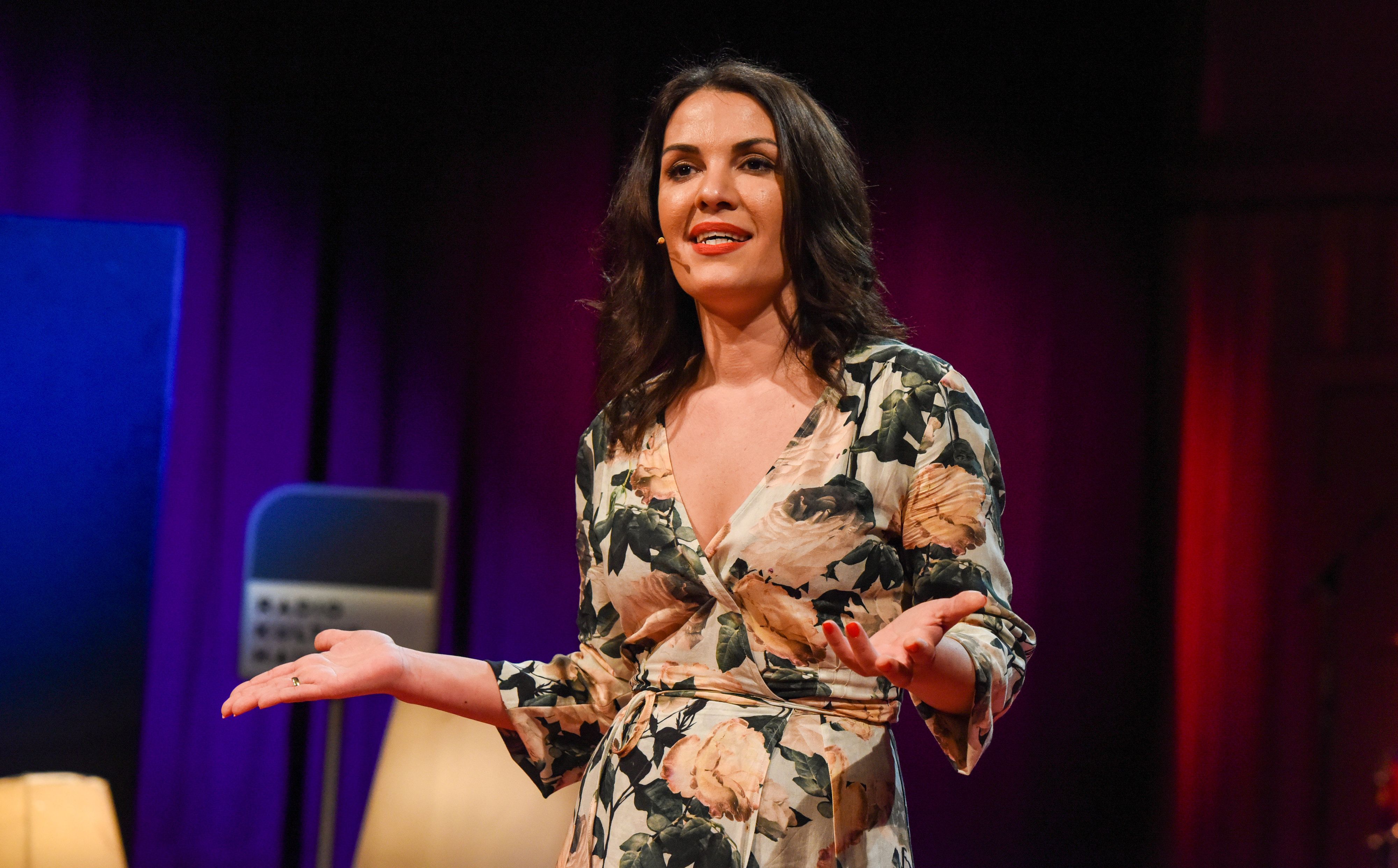 Für Kabarettistin Aida Loos stand am Heiligen Abend Not-OP statt Weihnachtsparty am Programm.