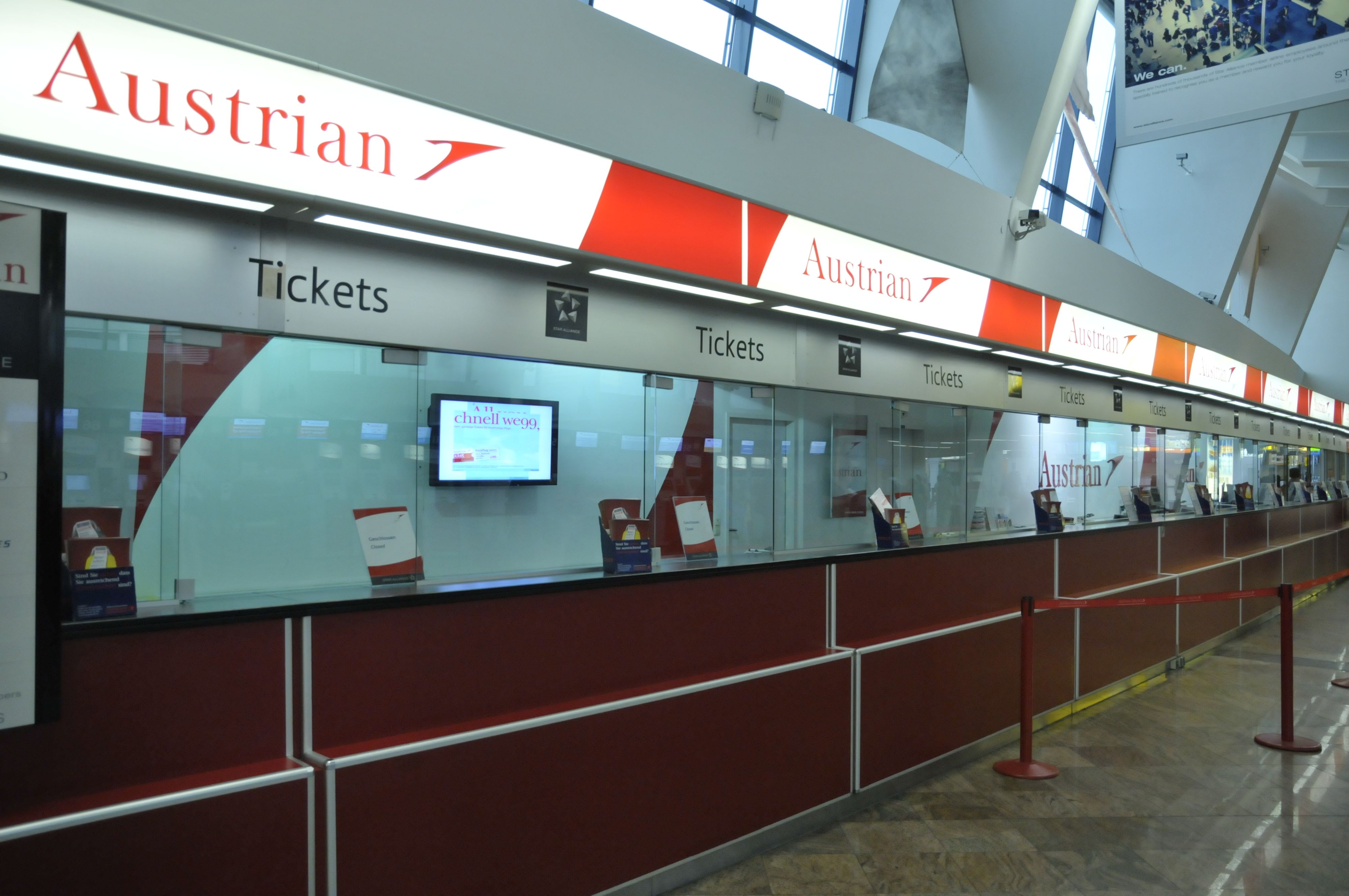 AUA Austrian Airlines Schalter Flughafen Wien