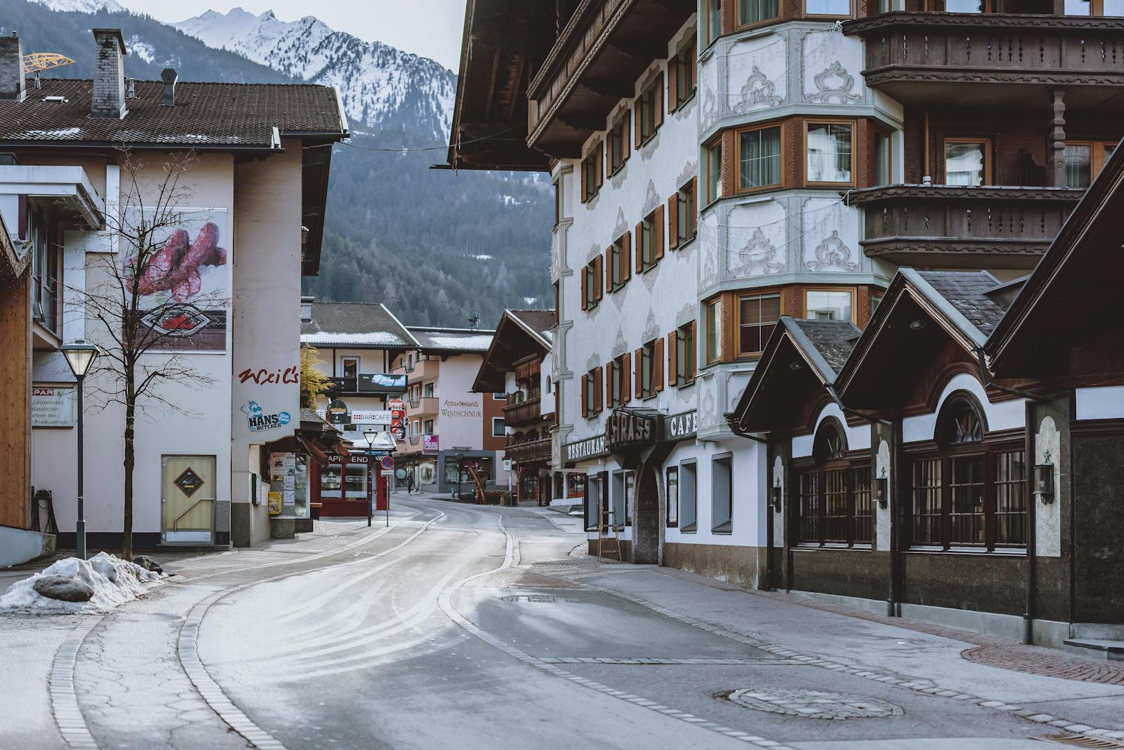 Für Tirol gilt eine Reisewarnung. Im Bild: Mayrhofen im Bezirk Schwaz.