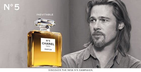 Als erster Mann war Brad Pitt Testimonial für ein Frauenparfüm.