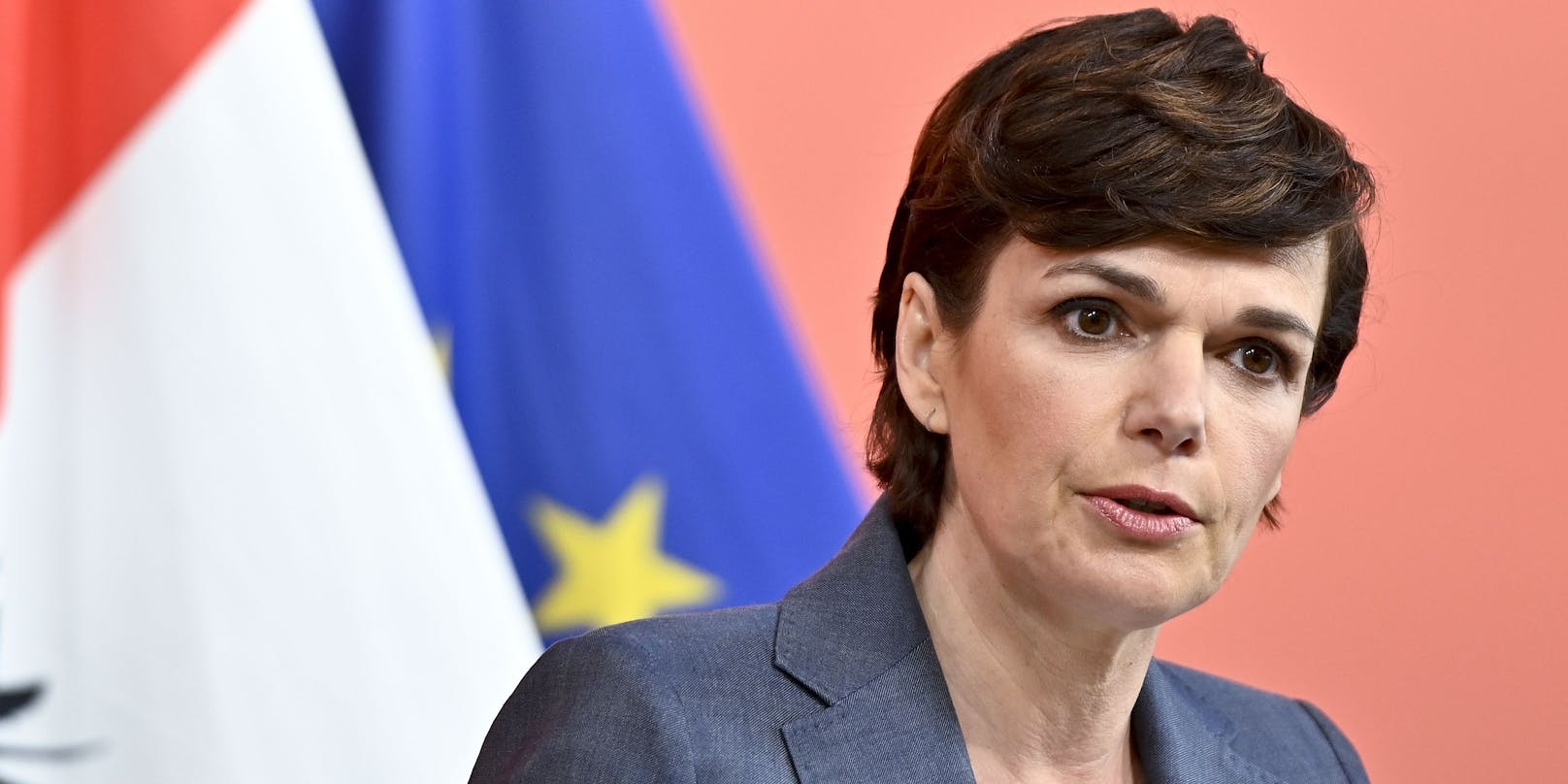 SPÖ-Chefin Pamela Rendi-Wagner kritisiert die Corona-Maßnahmen der Bundesregierung als "zahnlos"