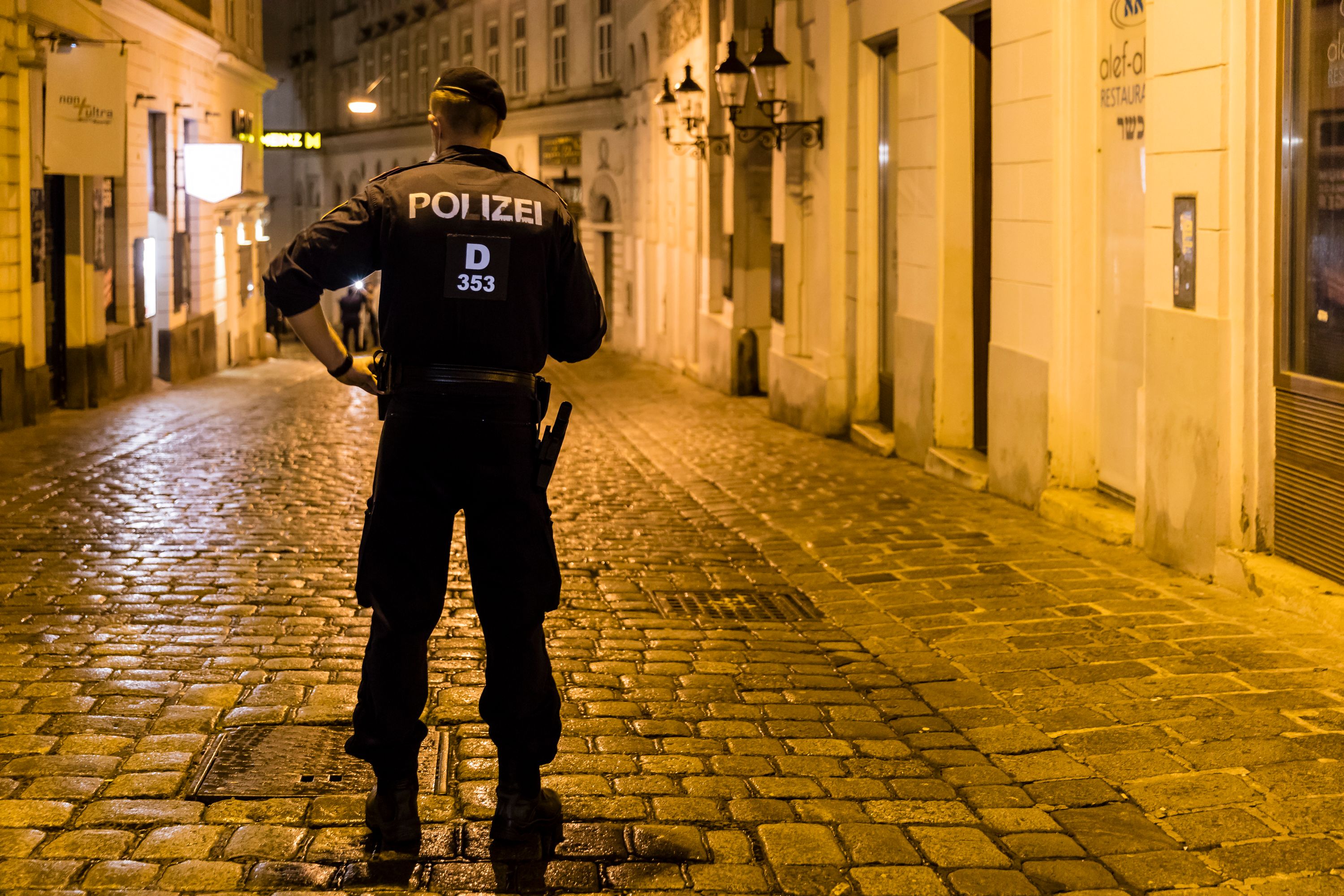 Die Polizei kontrolliert ab 20 Uhr die Ausgangssperren strikt.