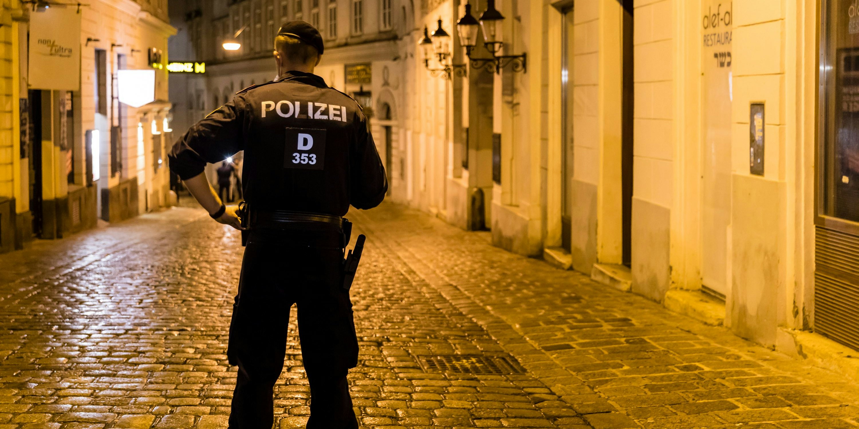 Die Polizei kontrolliert ab 20 Uhr die Ausgangssperren strikt.