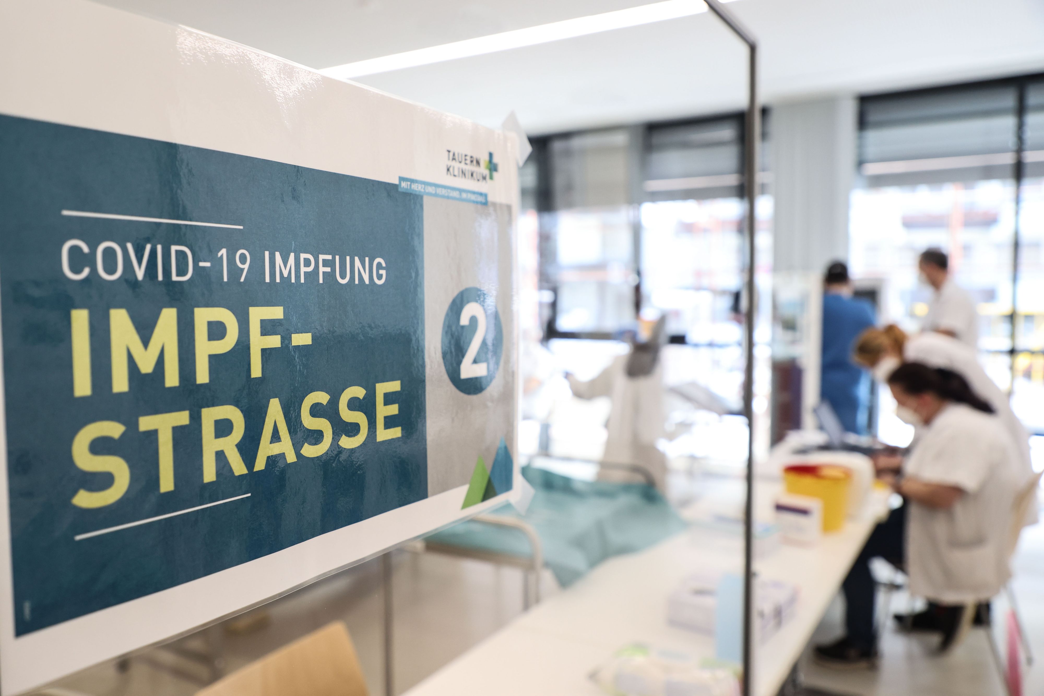 Covid 19, Corona Impfung, Tauernklinikum Zell am See.Biontech Pfizer, Impfen von Ärzten und Pflegepersonal, Impfstraße, Organisation, Impfplan, Vaccine.Foto: Land Salzburg / Franz Neumayr 8.1.2021 - 20210108_PD10893 - Rechteinfo: Rights Managed (RM)