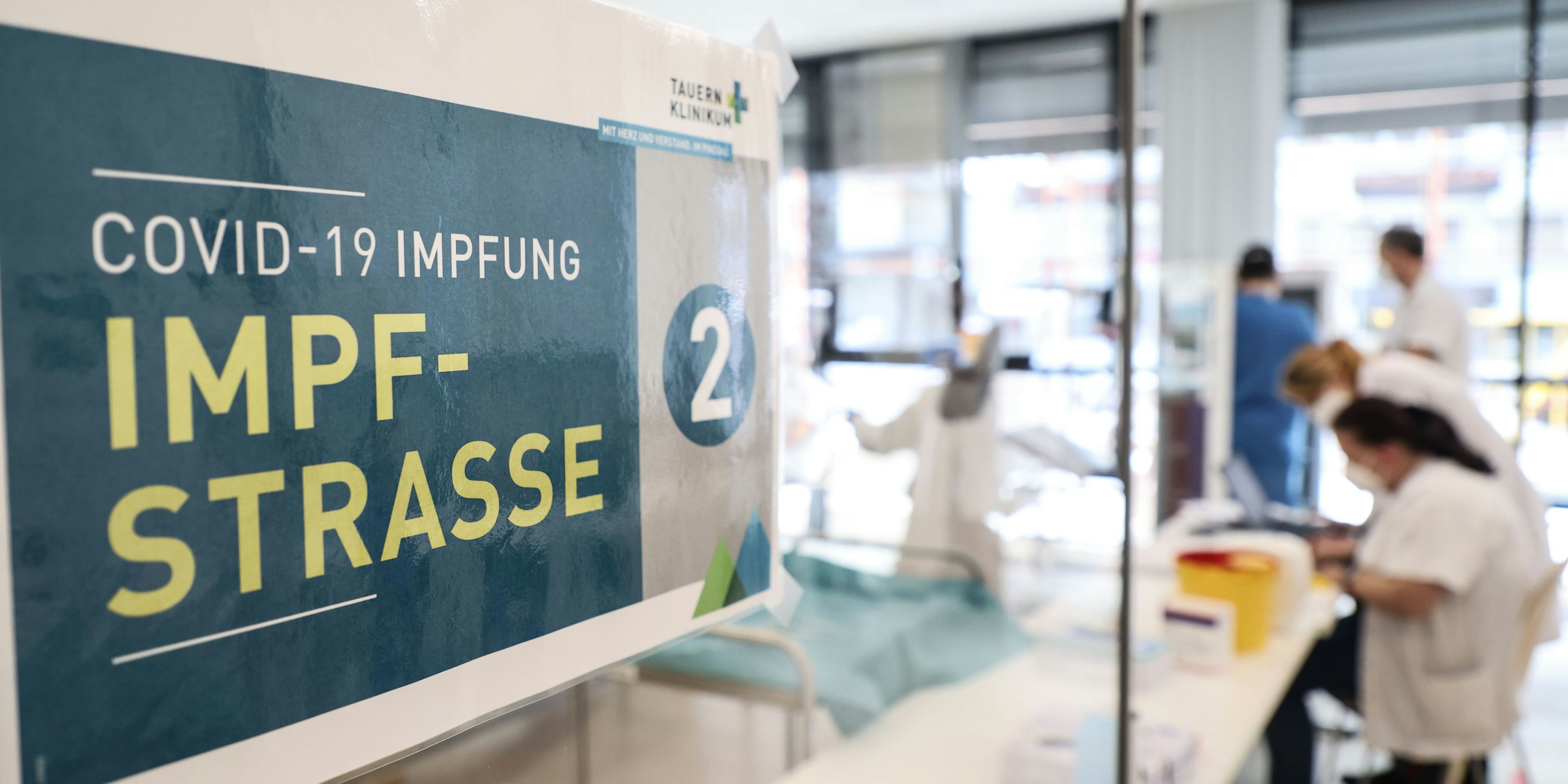 Covid 19, Corona Impfung, Tauernklinikum Zell am See.Biontech Pfizer, Impfen von Ärzten und Pflegepersonal, Impfstraße, Organisation, Impfplan, Vaccine.Foto: Land Salzburg / Franz Neumayr 8.1.2021 - 20210108_PD10893 - Rechteinfo: Rights Managed (RM)
