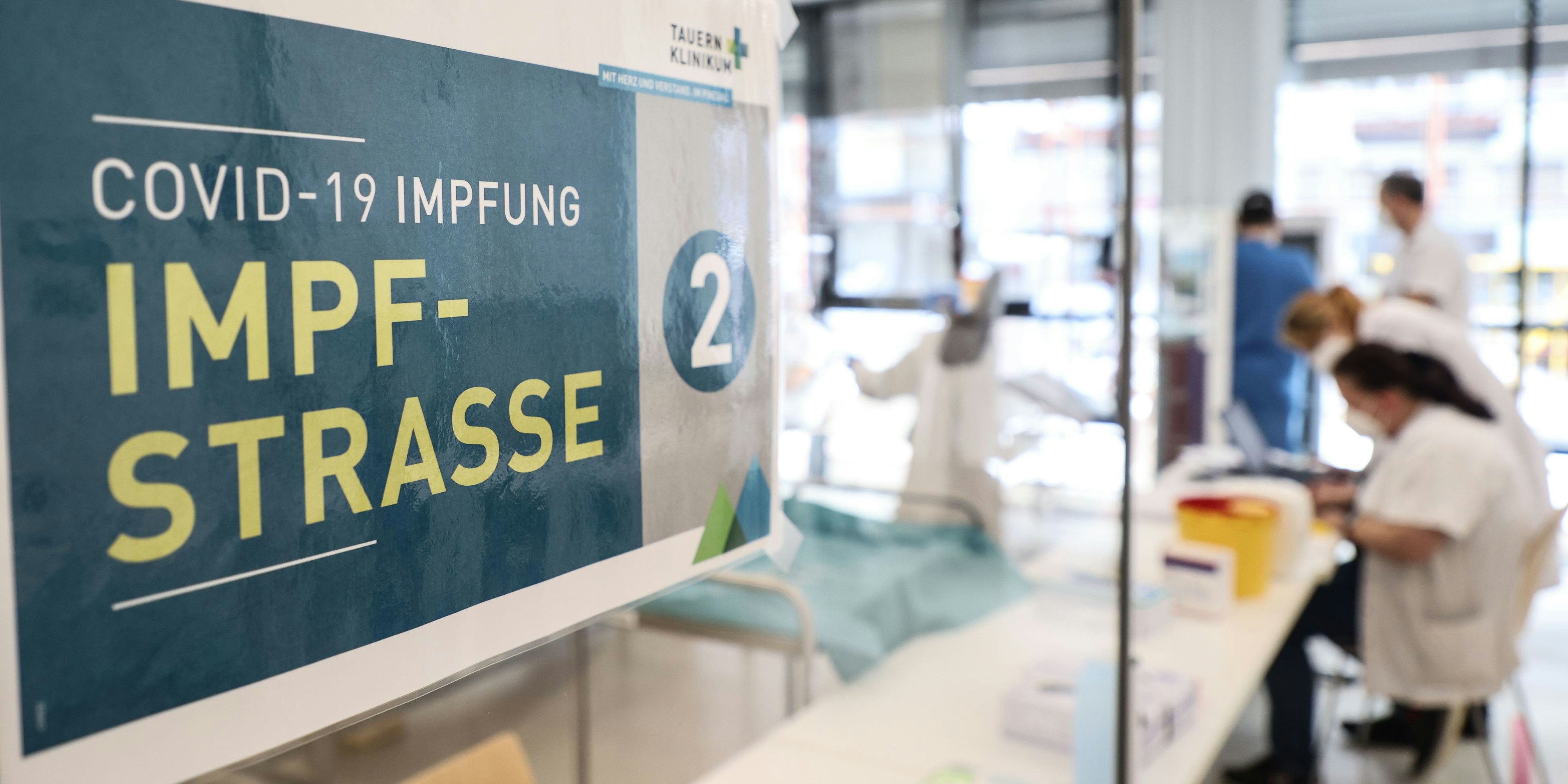 Covid 19, Corona Impfung, Tauernklinikum Zell am See.Biontech Pfizer, Impfen von Ärzten und Pflegepersonal, Impfstraße, Organisation, Impfplan, Vaccine.Foto: Land Salzburg / Franz Neumayr 8.1.2021 - 20210108_PD10893 - Rechteinfo: Rights Managed (RM)