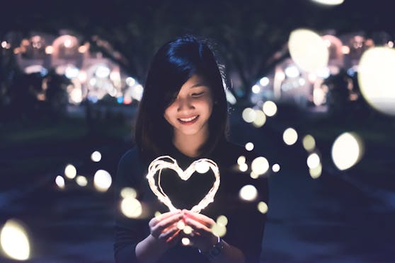 Dichter und Autoren aus aller Welt finden zusammen, um Liebe, Hoffnung und Optimismus zu verbreiten