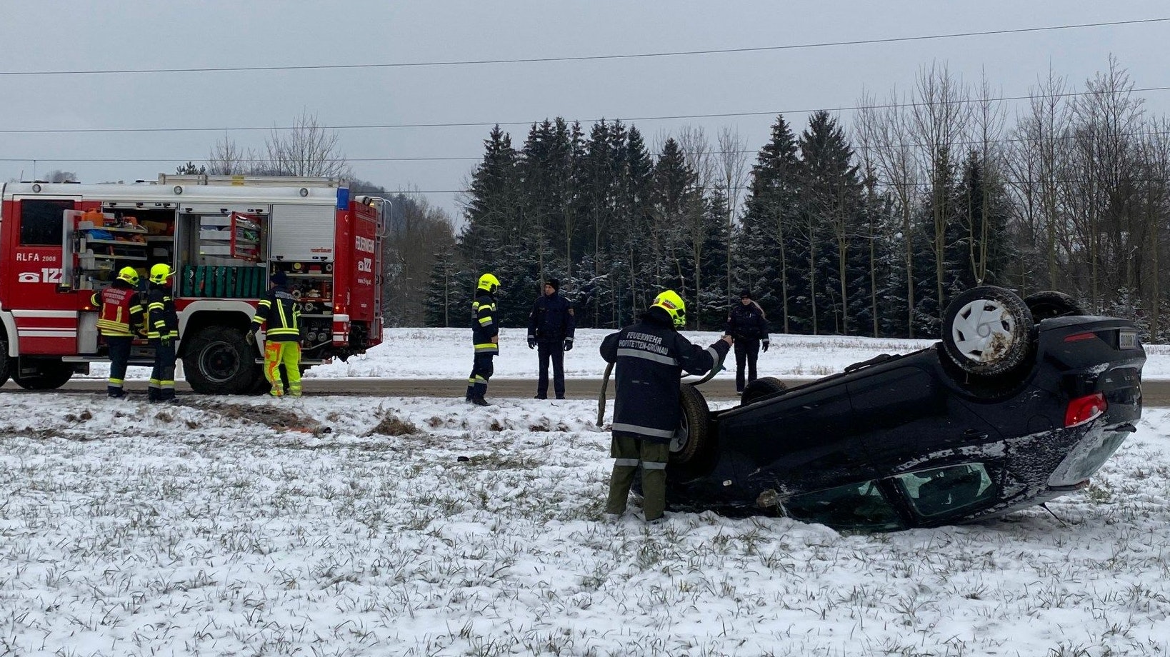 Pkw-Salto in Hofstetten-Grünau.
