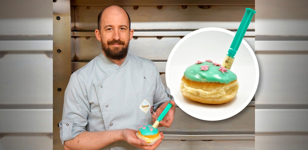 Bei Bäckermeister Reinhard Thurner in Schwertberg gibt's den Corona-Krapfen mit Einwegspritze und Eierlikör-Füllung.