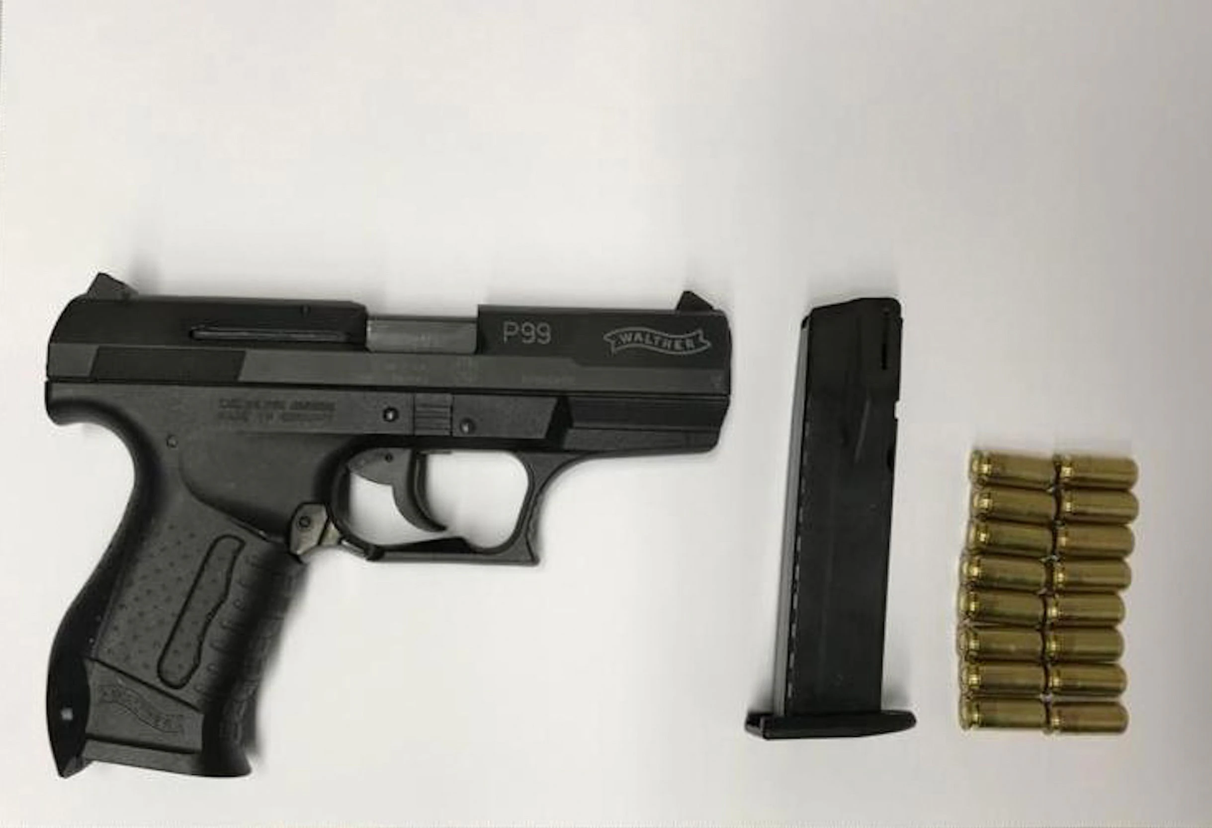 Die von der Polizei sichergestellte Schreckschusspistole.