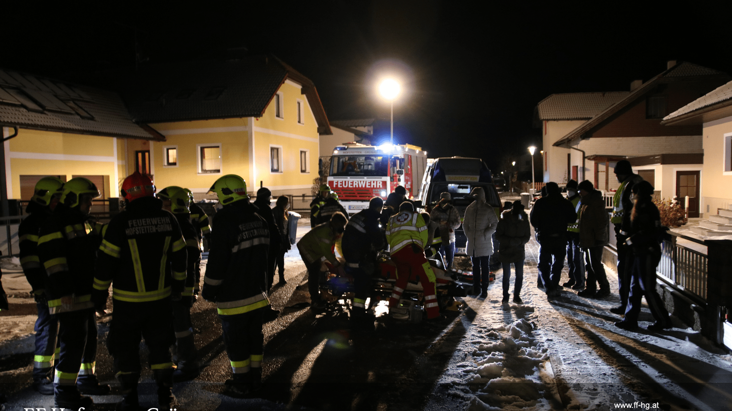 Die Frau wurde von der Bahn erfasst.