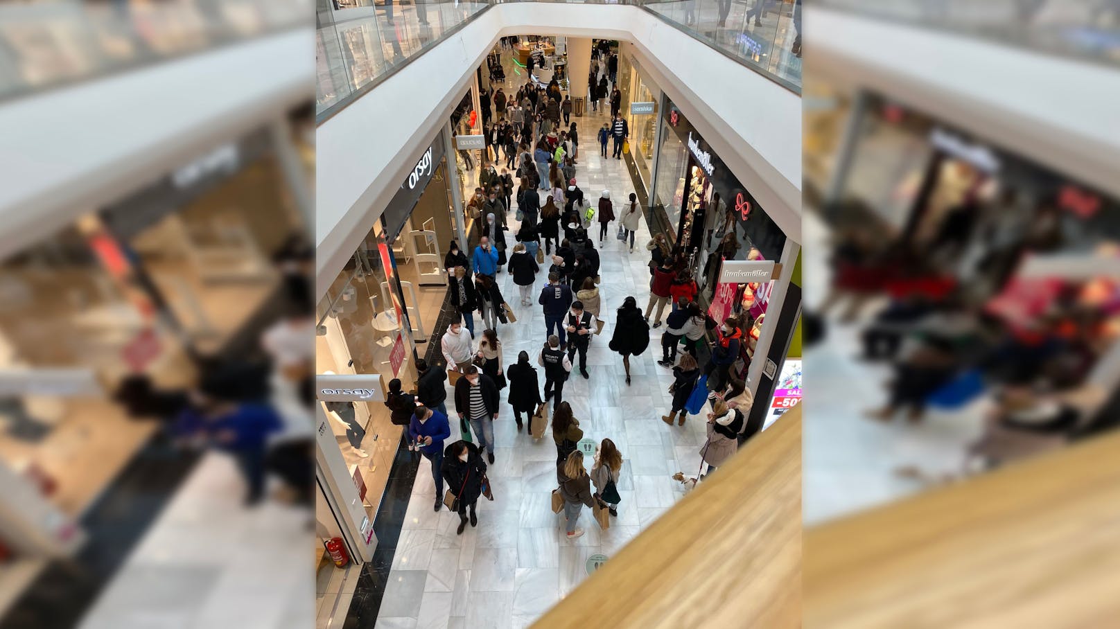 Unzählige Menschen gingen am Freitag in der SCS shoppen. 