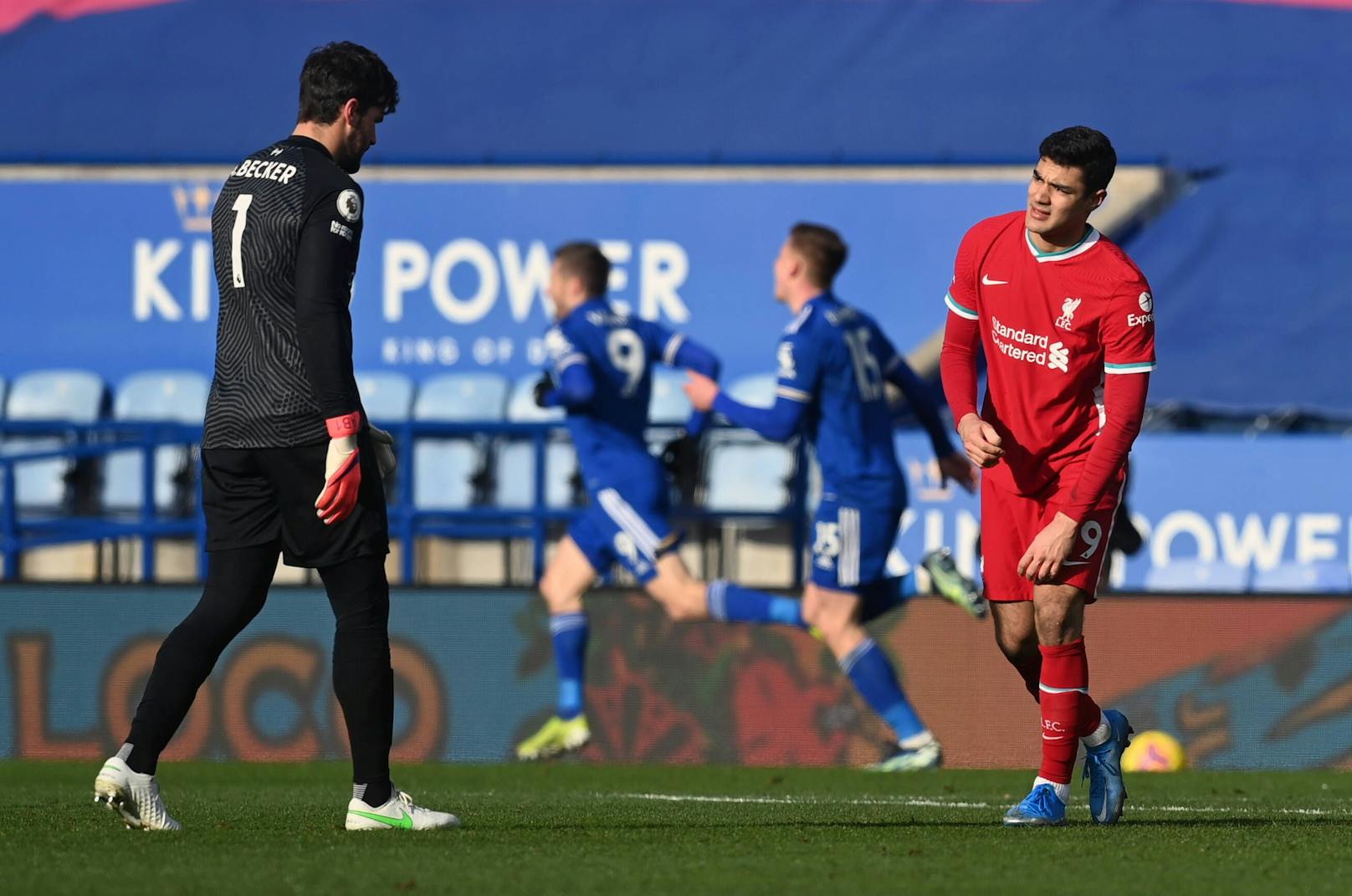 Alisson patzt, Vardy jubelt