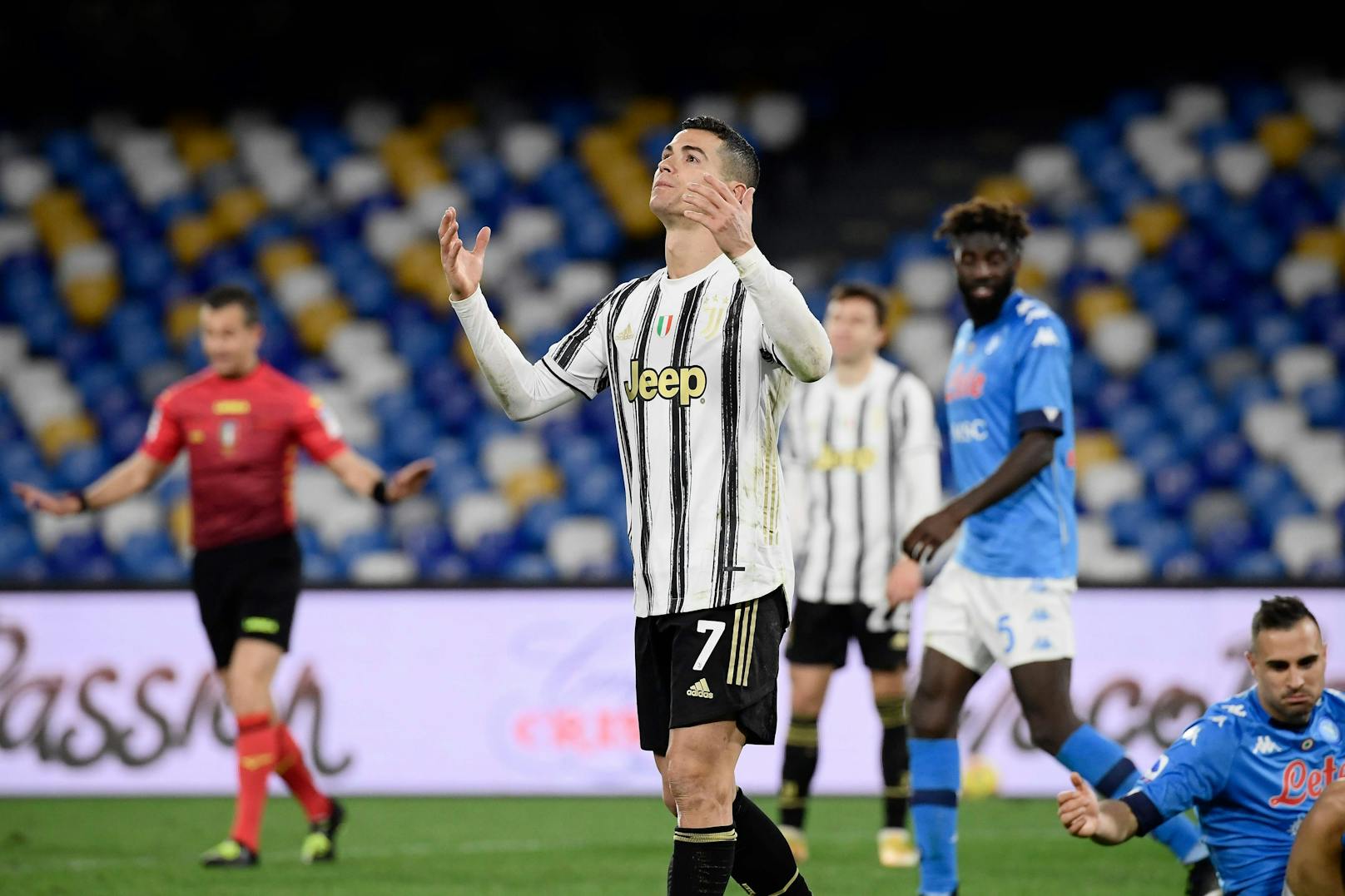 Cristiano Ronaldo kassiert mit Juve eine 0:1-Niederlage. 