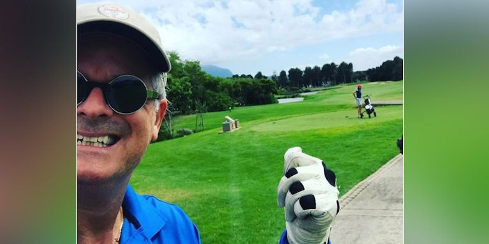 Ex-ORF-Star postet Südafrika-Golffoto, kriegt Shitstorm
