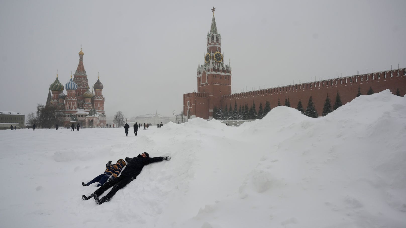 So viel Schnee gab es in Moskau schon lange nicht mehr.