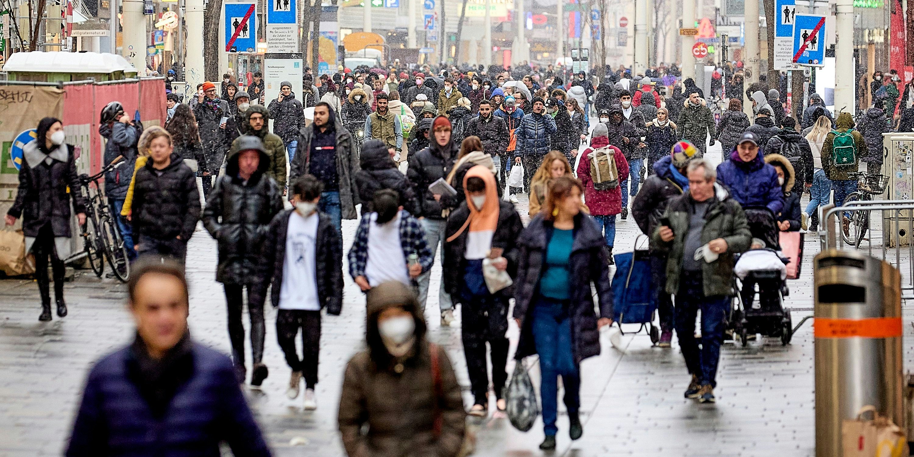Menschen auf der Mariahilferstraße