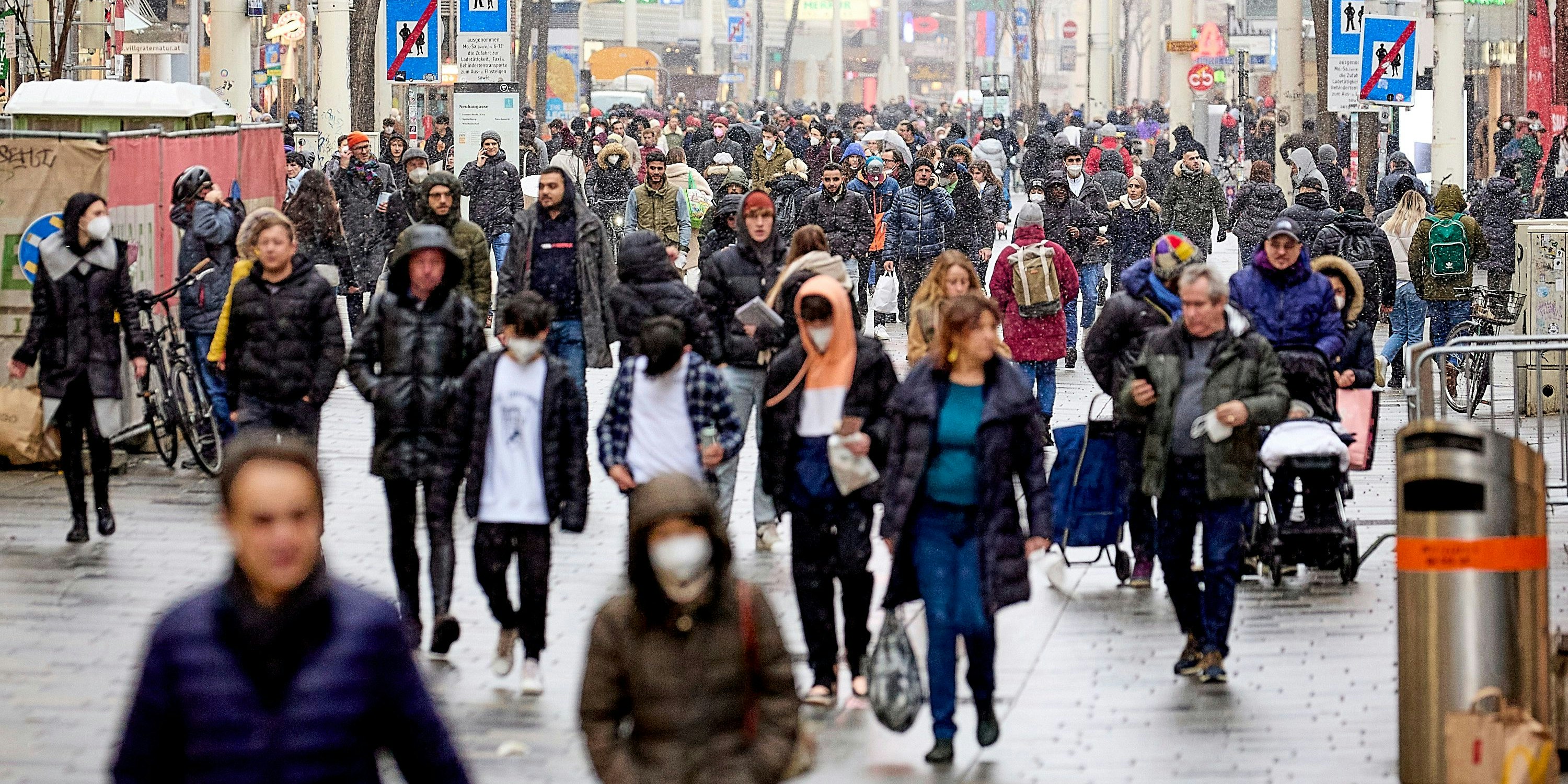 Menschen auf der Mariahilferstraße