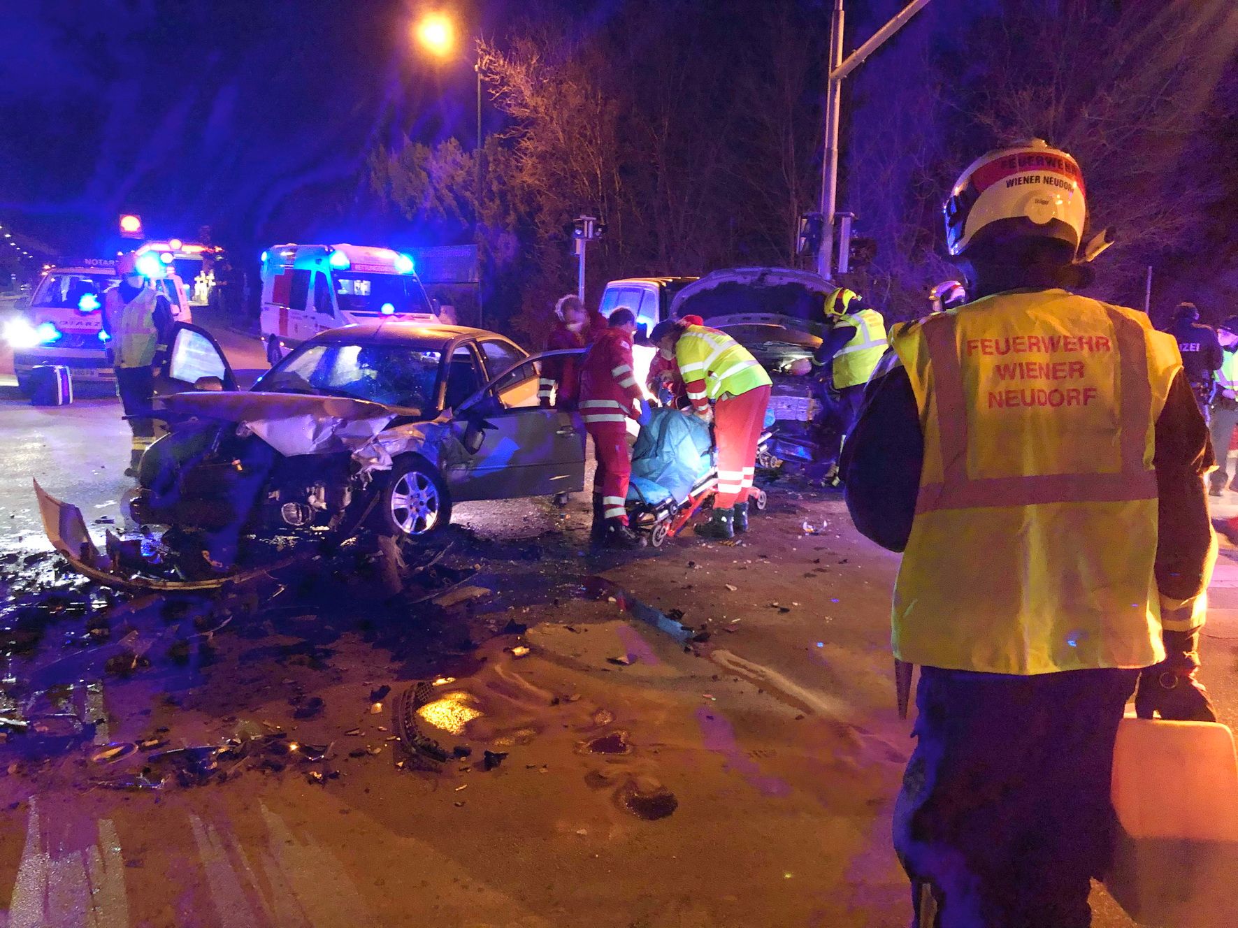 Crash um Mitternacht in Wr. Neudorf.