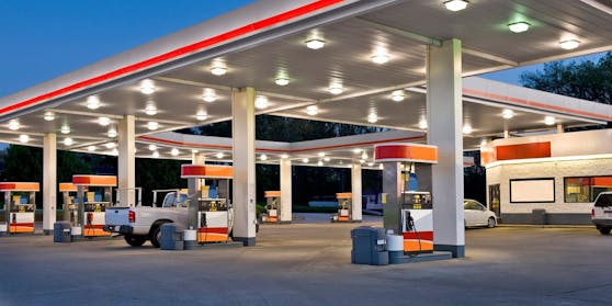 Der 34-Jährige kehrte mit einem Schlagring zur Tankstelle zurück.