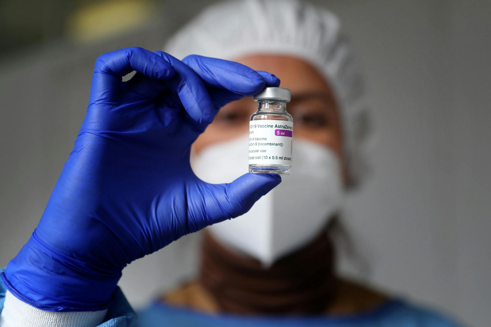 Das Impfgremium könnte jetzt seine Empfehlung zum AstraZeneca-Impfstoff abändern.