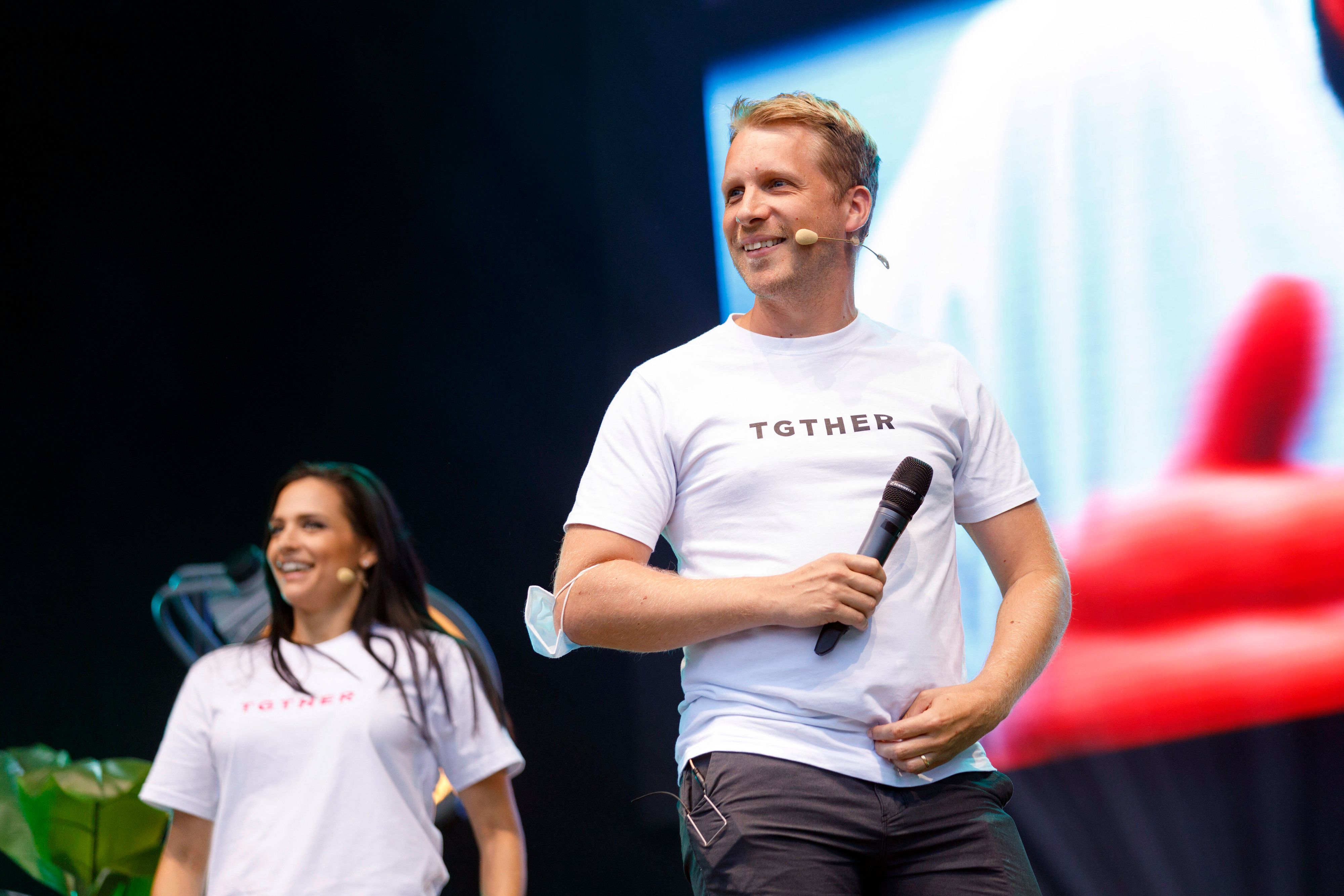 Oliver Pocher, seine Ehefrau Amira Pocher (l.)