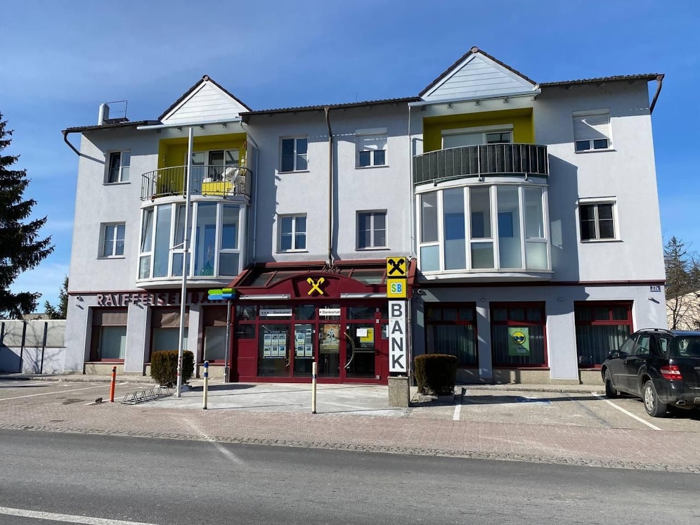 In DopplHart bei Leonding überfielen zwei bislang Unbekannte eine Raika-Filliale.