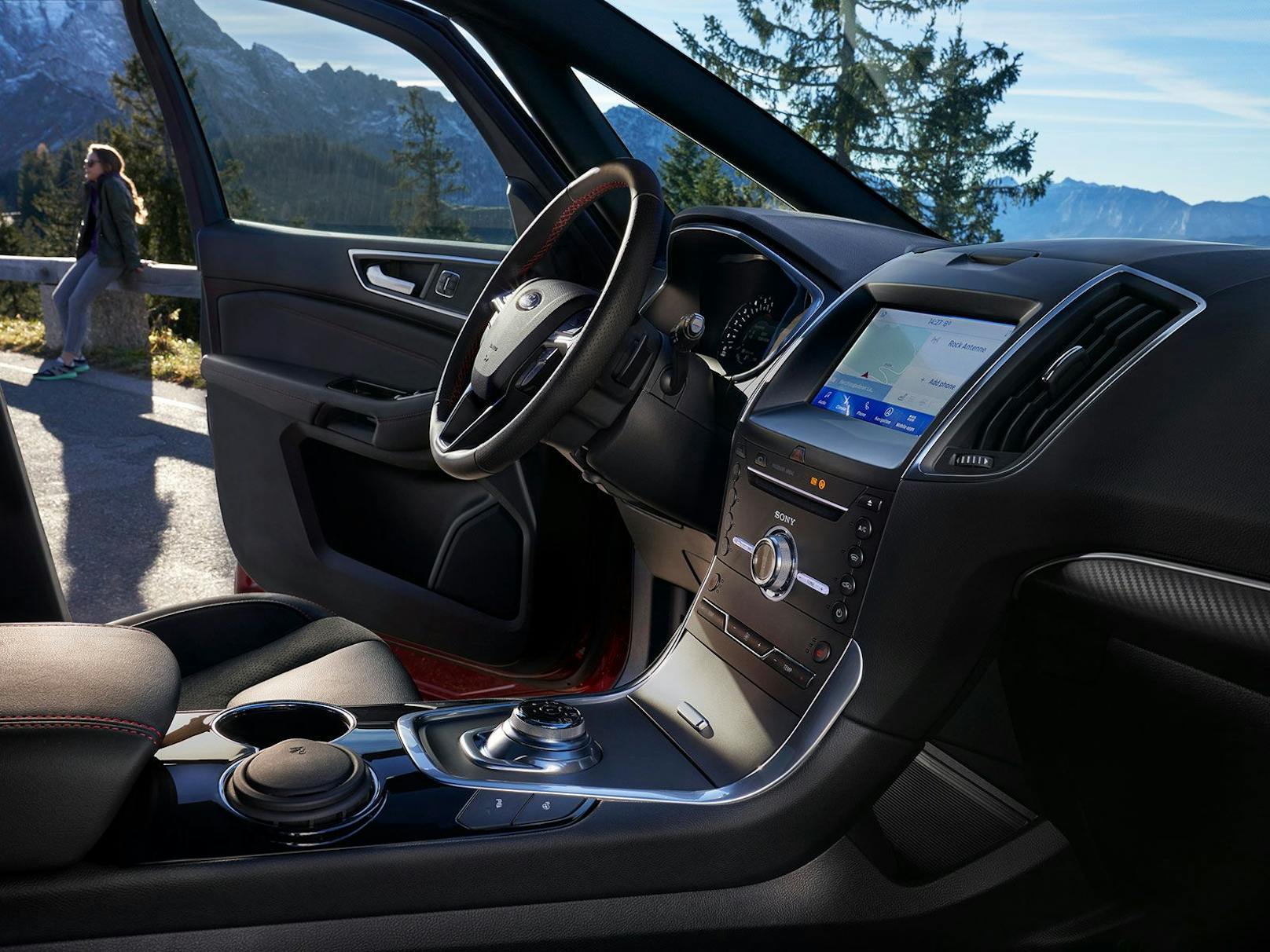 Innenraum mit moderner Technik in Ford S-Max und Galaxy Hybrid