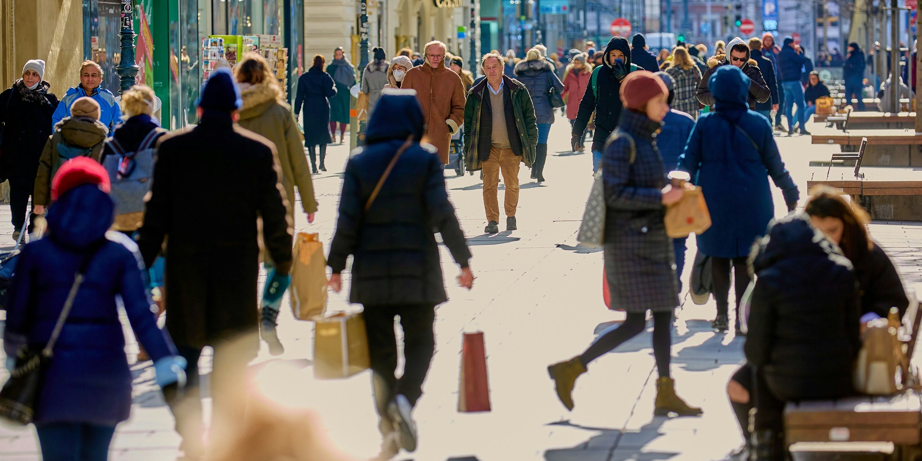 Die Wiener Kärntner Straße, Österreichs teuerste Einkaufsstraße, war in der ersten Woche nach dem Lockdown gut besucht