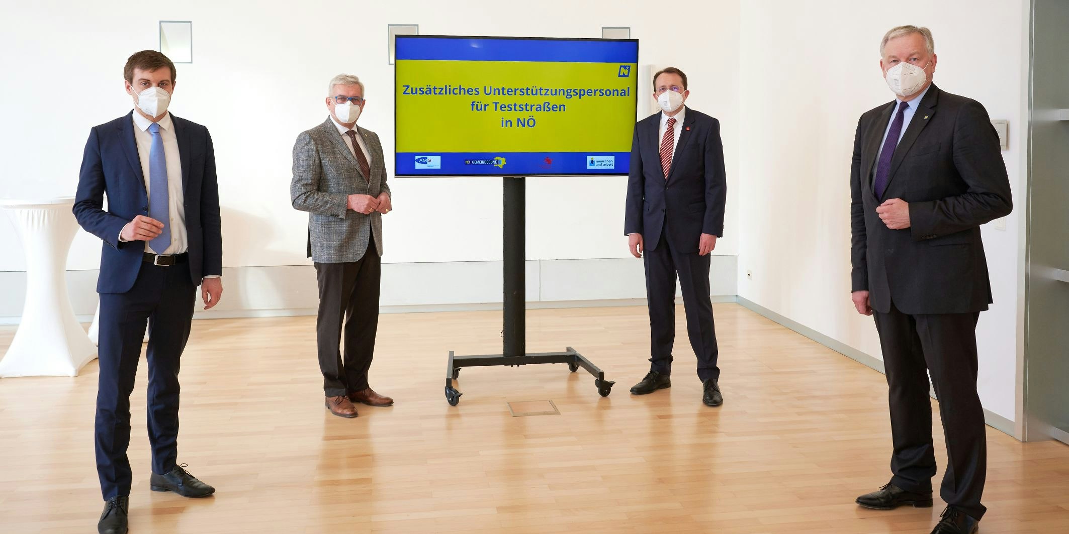 AMS NÖ-Geschäftsführer Sven Hergovich, Ö. Gemeindebund-Präsident Alfred Riedl, Vorsitzender des NÖ Städtebundes, BGM Matthias Stadler und Landesrat Martin Eichtinger